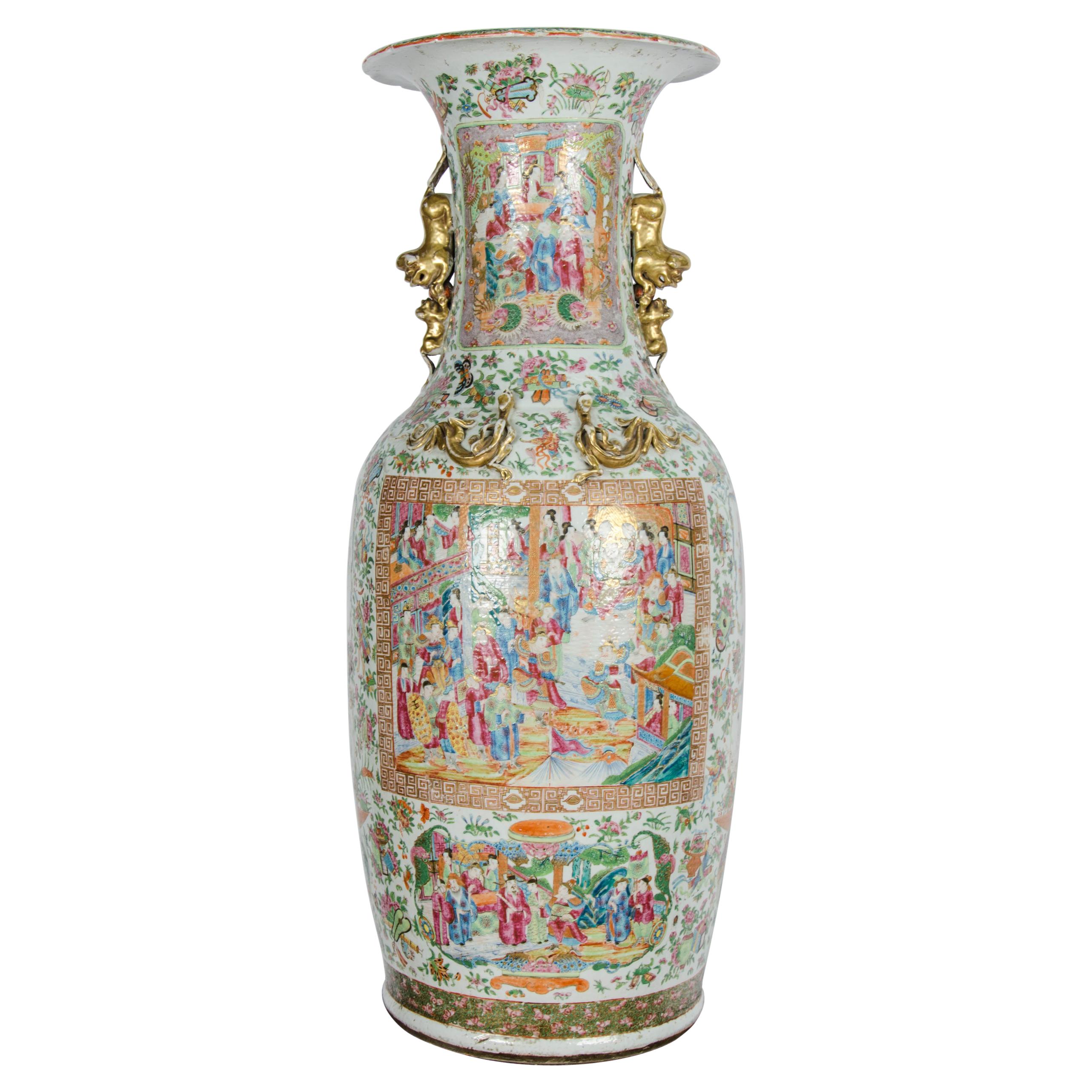 Grand vase à médaillons de roses chinois du 19ème siècle sur pied