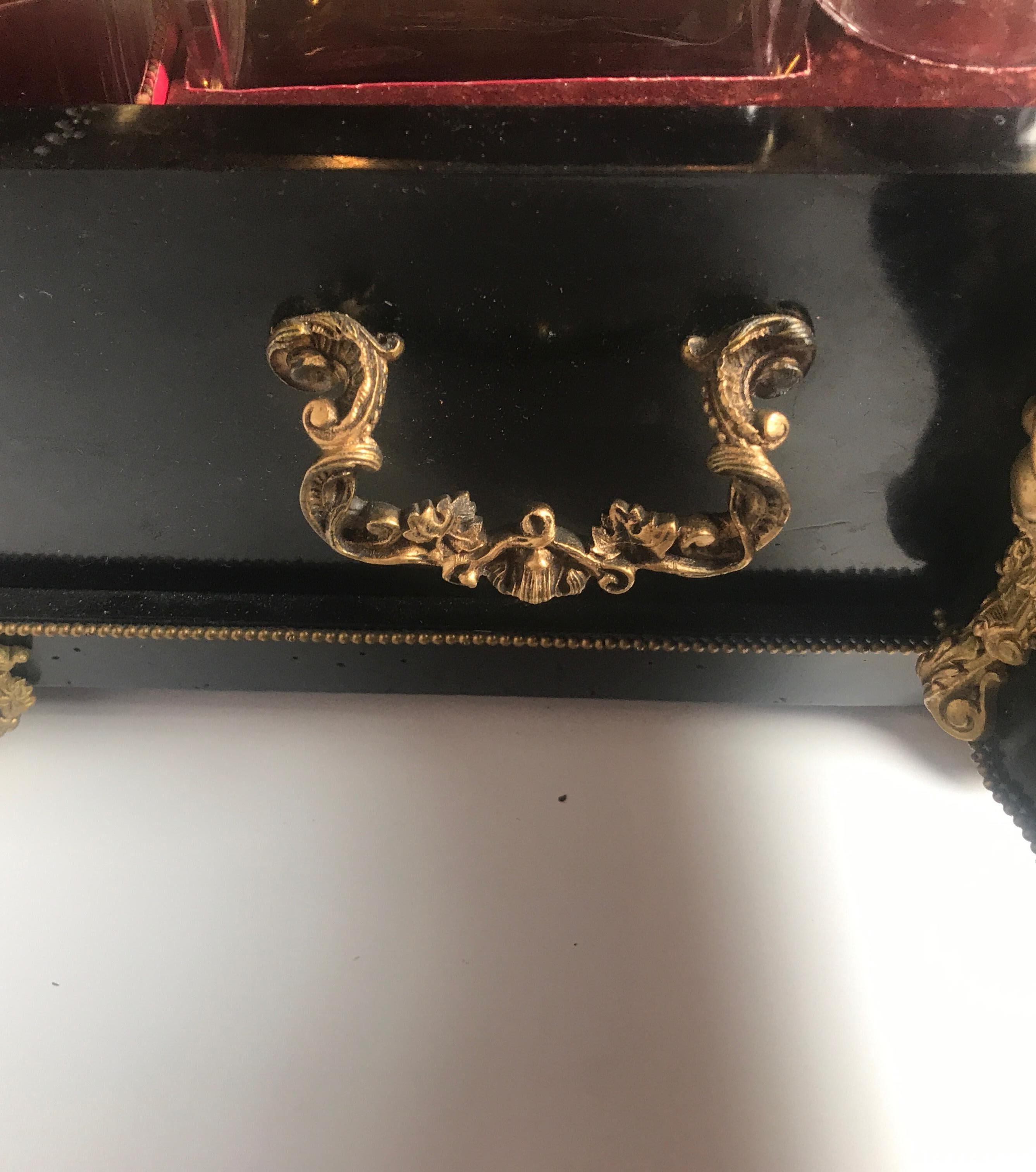 Large 19th Century Continental Neoclassical Between Dresser Vanity Box For Sale 2