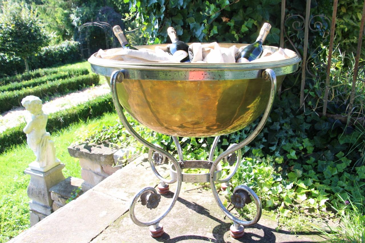 large cooler or planter according to your convenience, in wrought iron and copper, in good condition from the 19th century, initially it was a tripe table (butcher's shop) superb decorative element, ideal for a restaurant or other