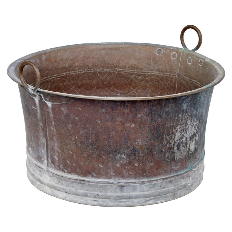 Large 19th Century Copper Cooking Vessel For Sale at 1stDibs