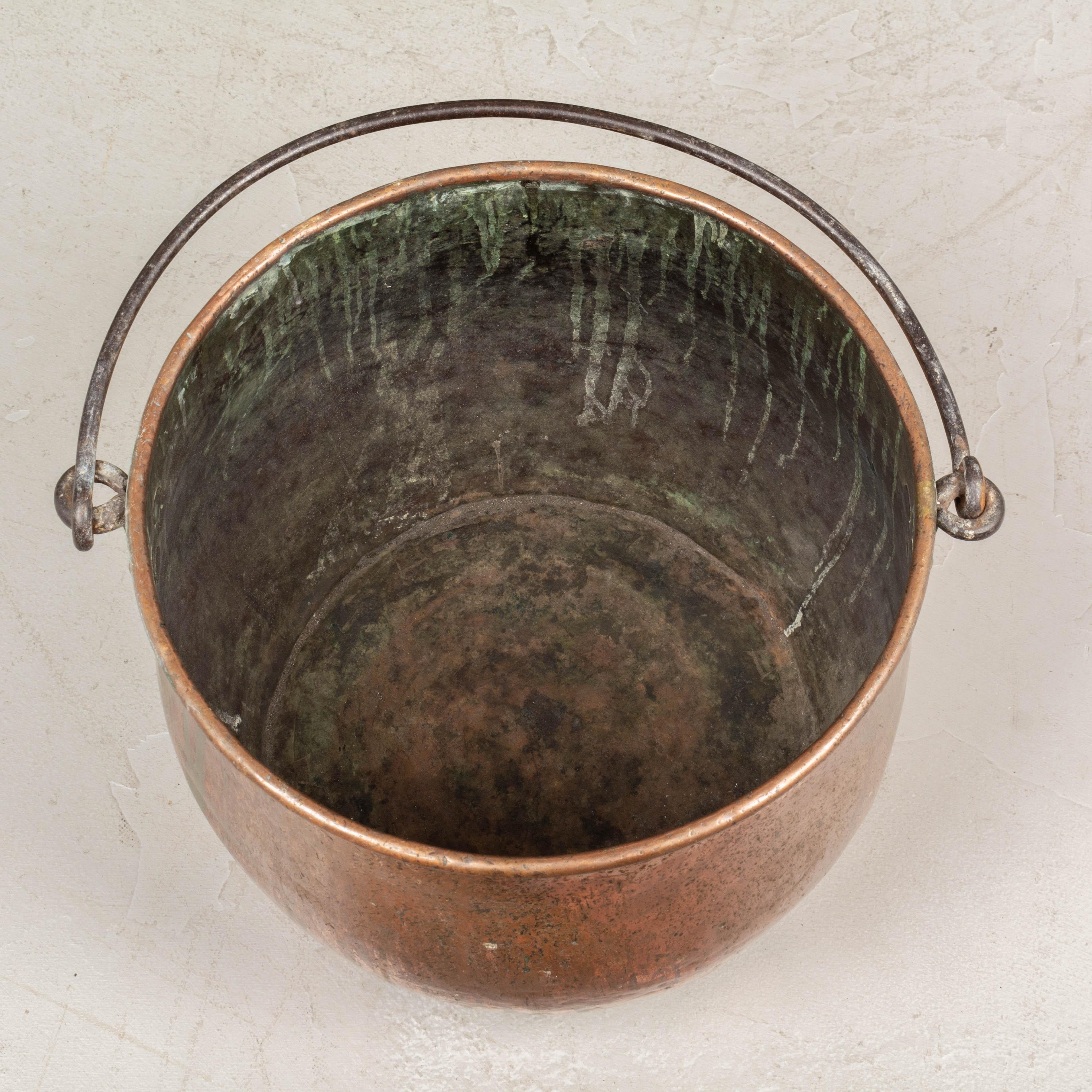 Large 19th Century Copper Stock Pot or Cauldron For Sale 2
