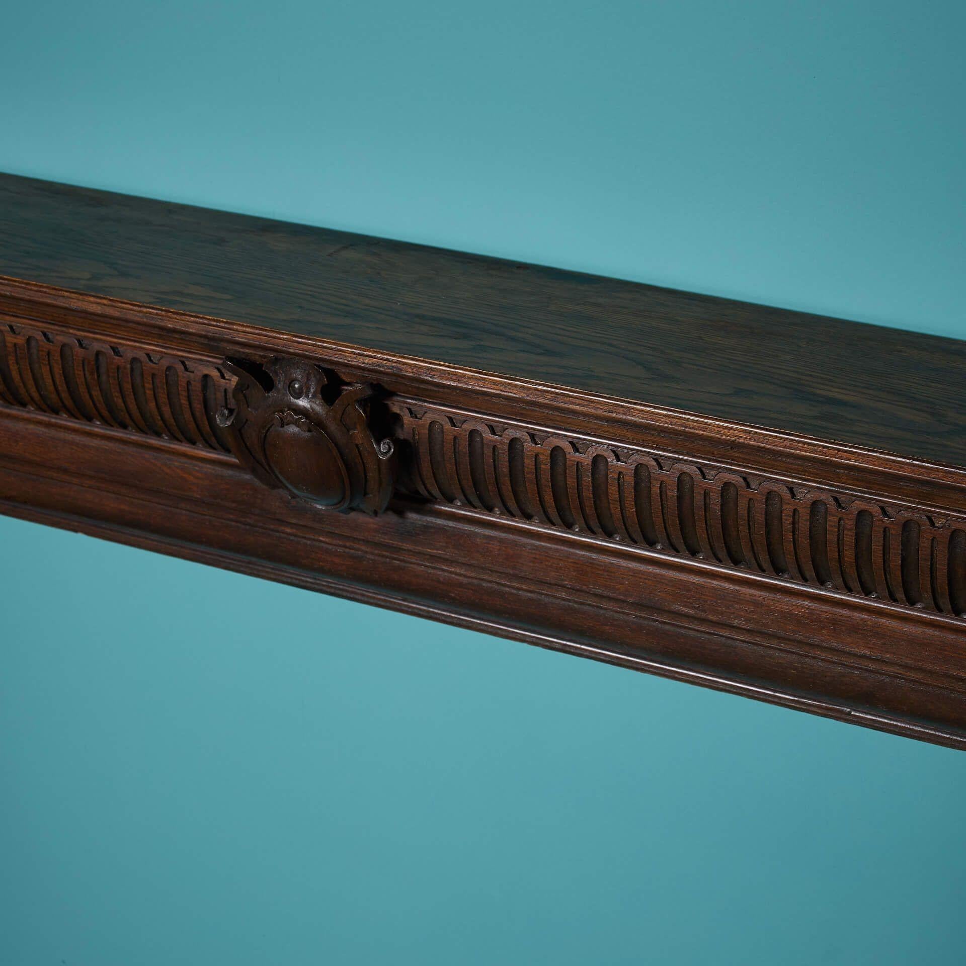 Grande camino vittoriano in Oak scuro del XIX secolo in vendita 2