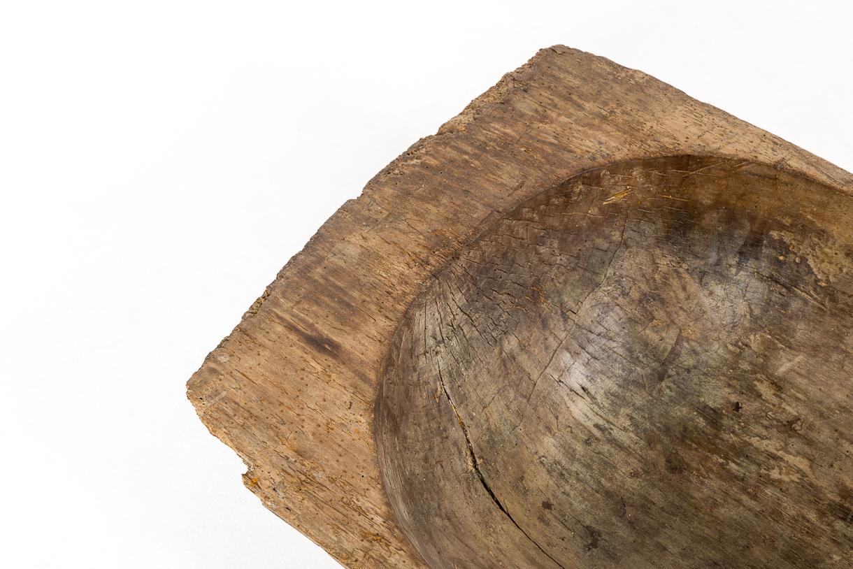 Large 19th Century Decorative Wooden Dough Bowl In Good Condition For Sale In Gloucestershire, GB