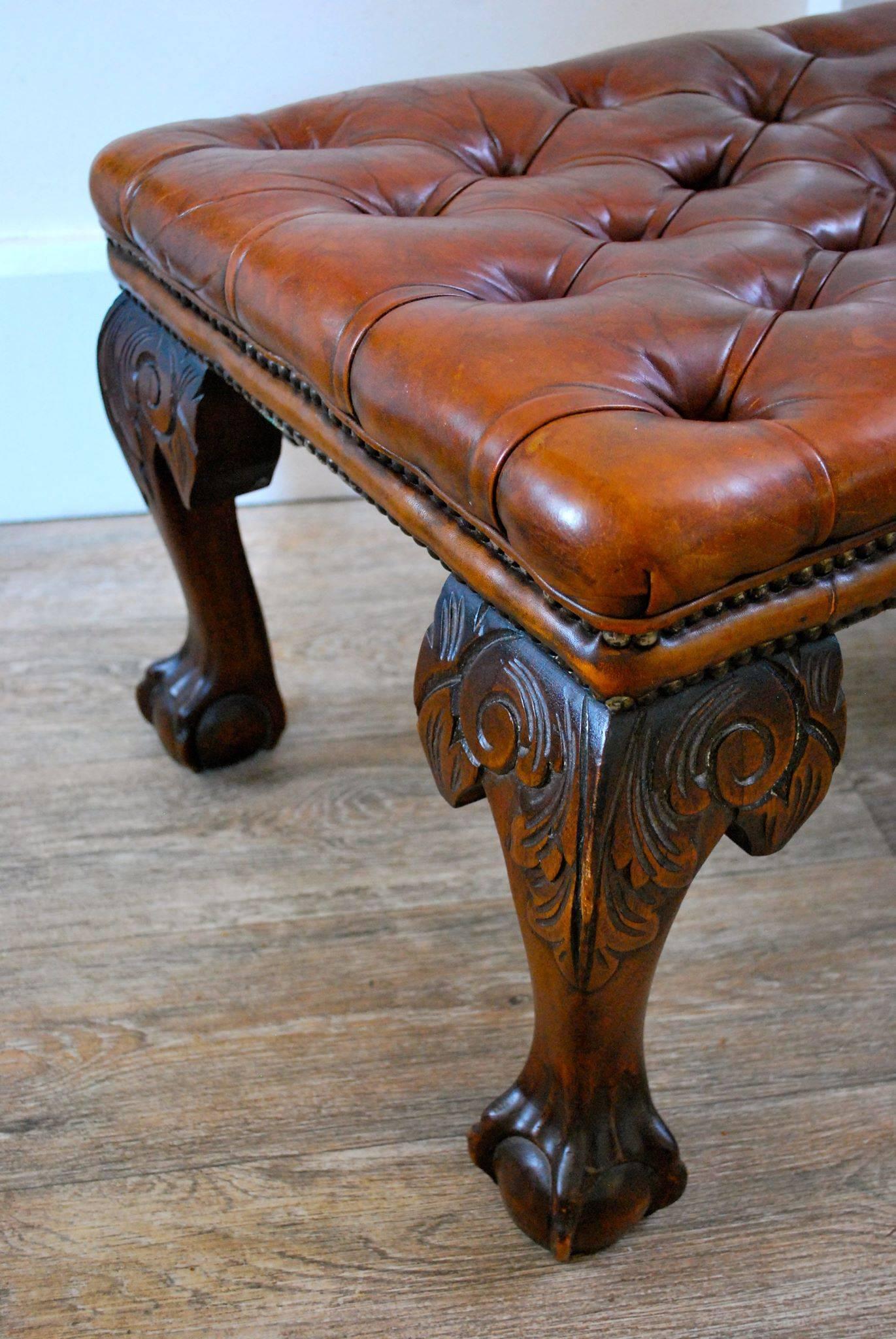 English Large 19th Century Deep Buttoned Leather Foot Stool For Sale