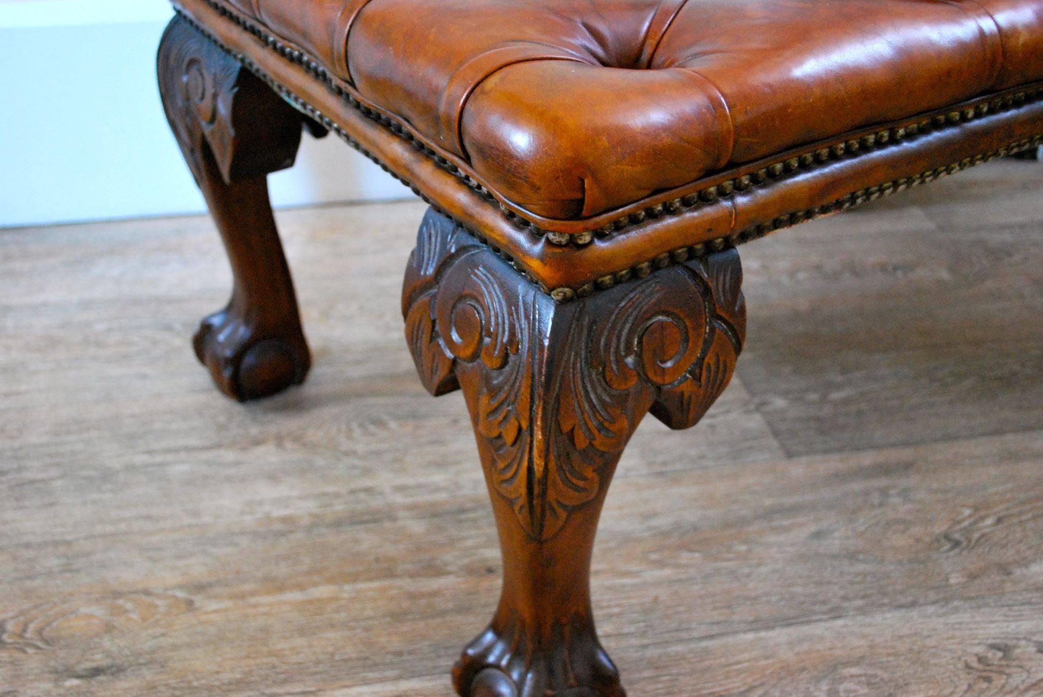 Large 19th Century Deep Buttoned Leather Foot Stool In Excellent Condition For Sale In Tetsworth, GB