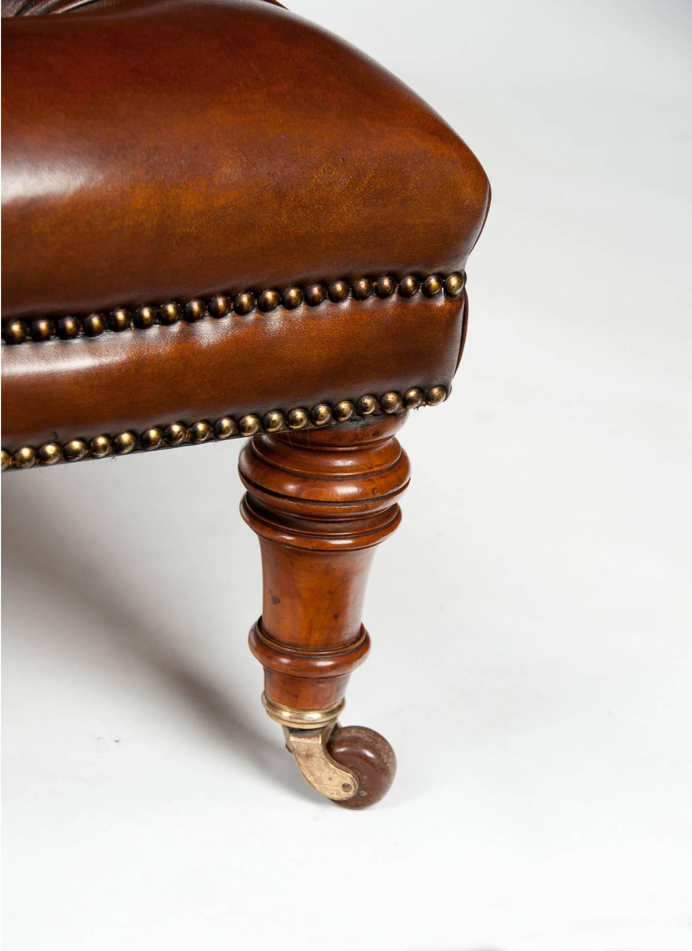English Large 19th Century Deep Buttoned Leather Walnut Stool