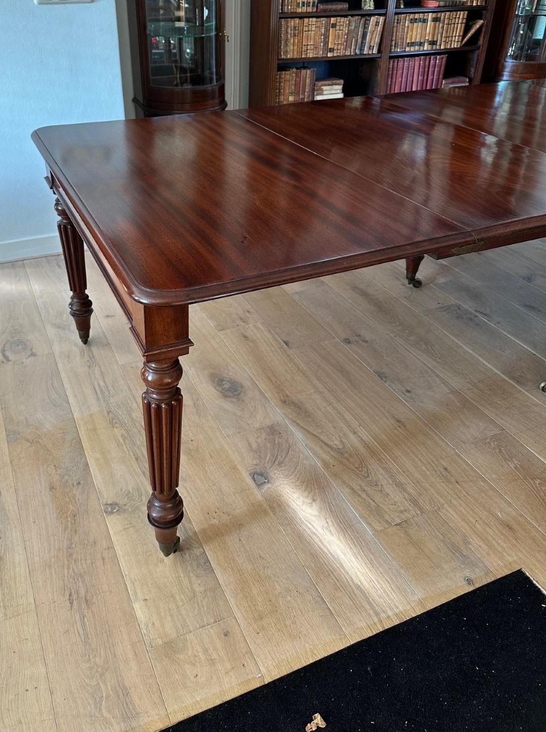 Large 19th Century dining table 8
