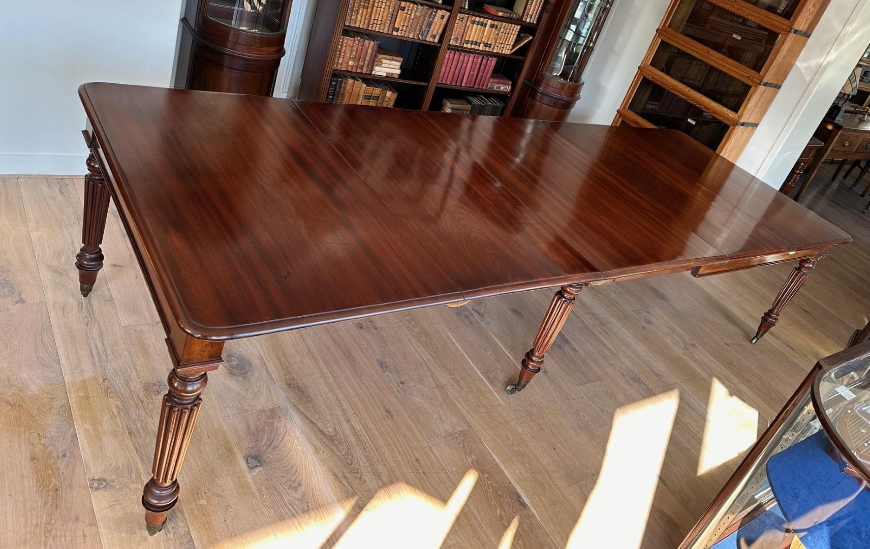 Large 19th Century dining table 2