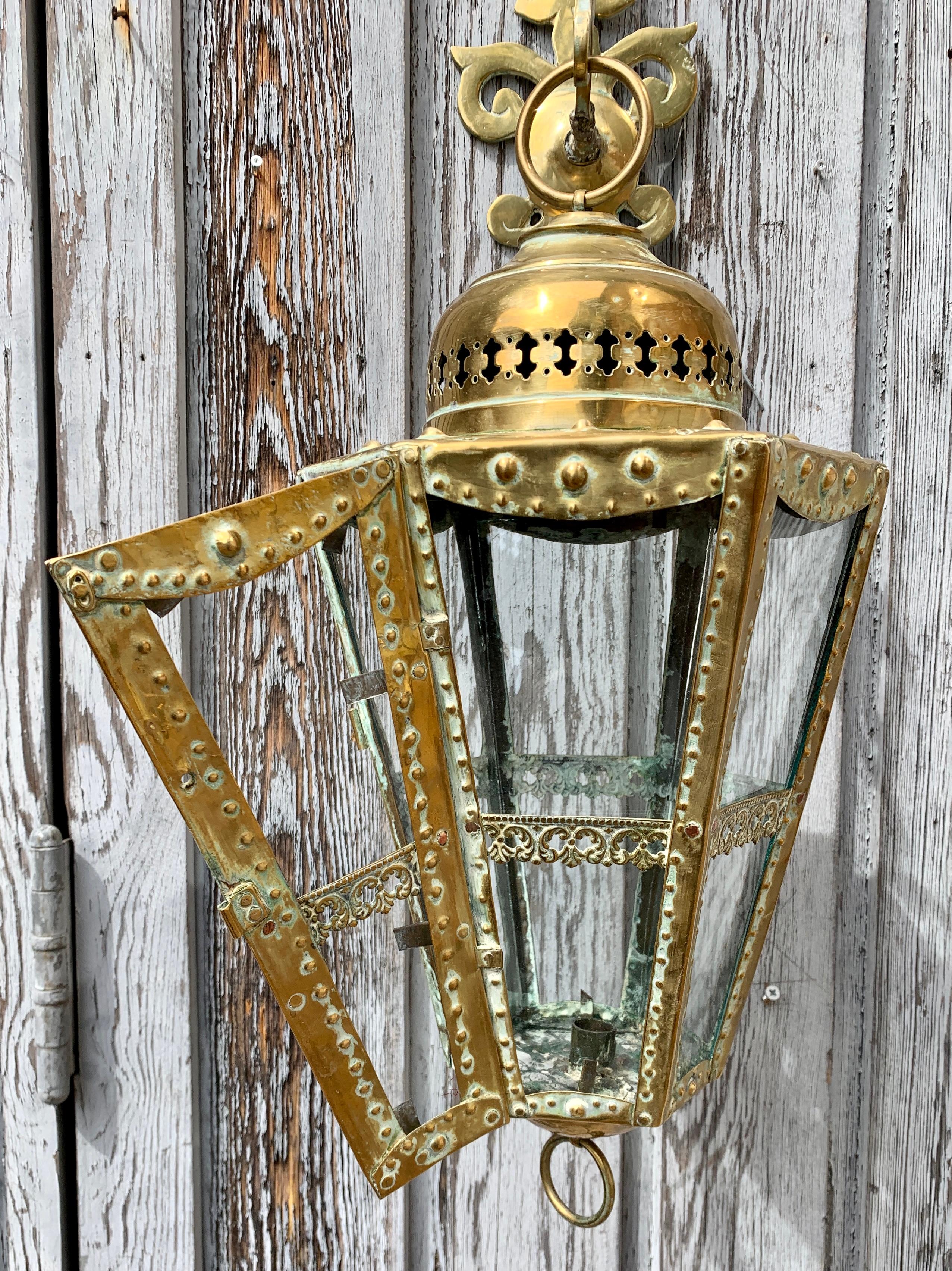 Large 19th Century Dutch Brass Wall Mounted Lantern For Sale 5