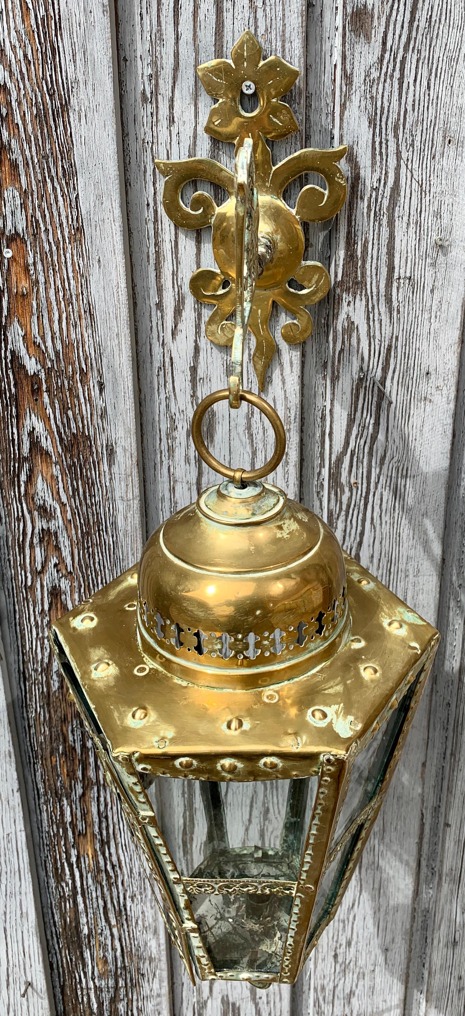 Large 19th Century Dutch Brass Wall Mounted Lantern For Sale 10