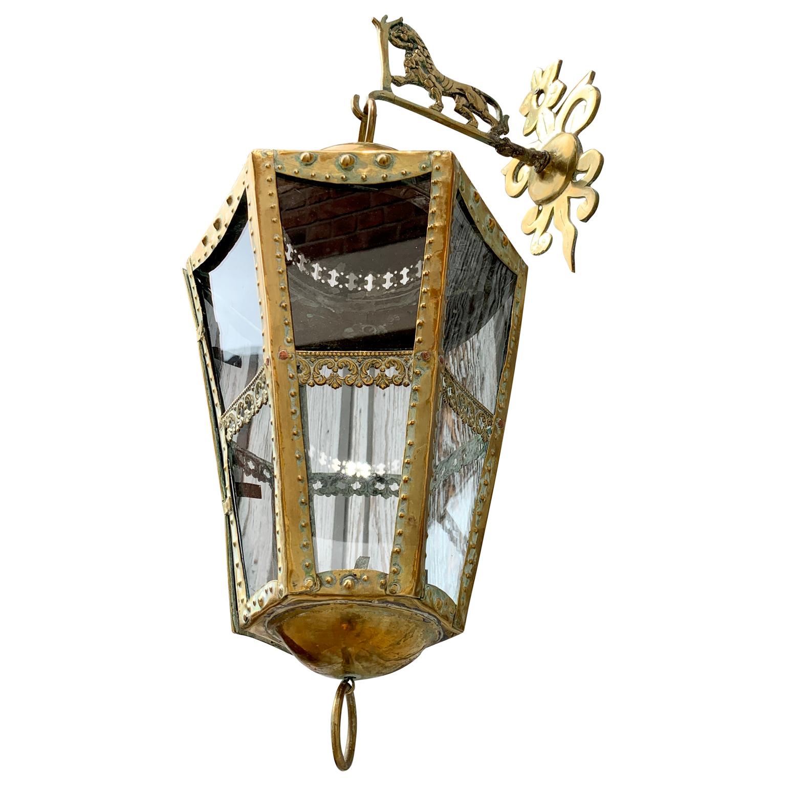 Large 19th Century Dutch Brass Wall Mounted Lantern In Good Condition For Sale In Haddonfield, NJ