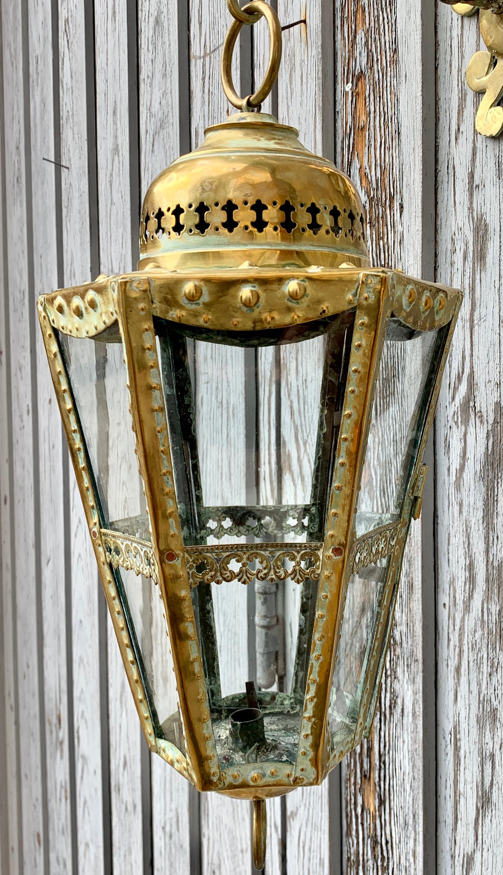 Large 19th Century Dutch Brass Wall Mounted Lantern For Sale 1