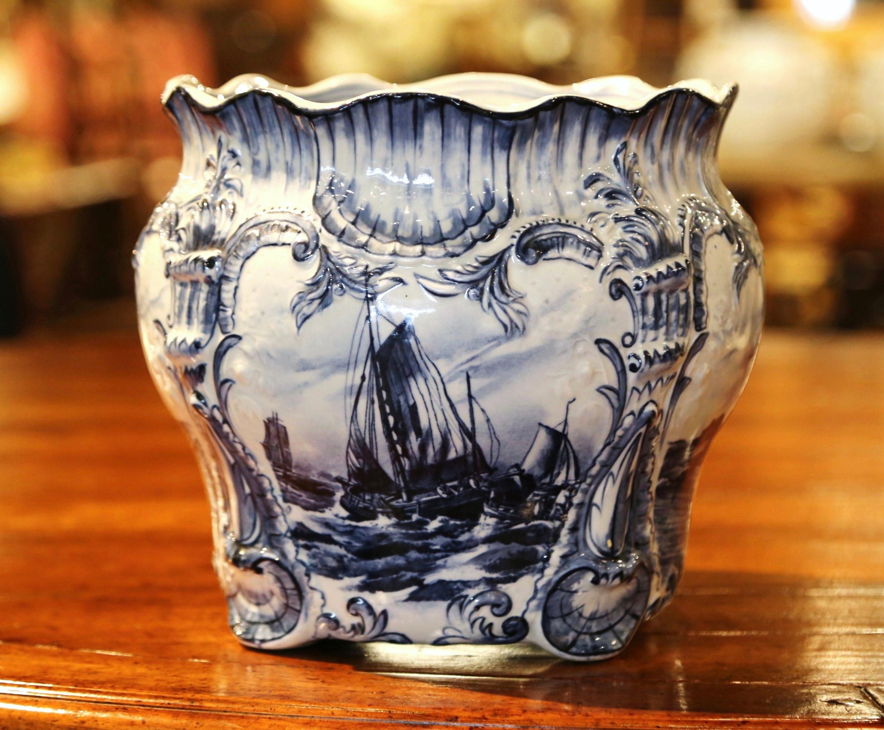 Großer holländischer Übertopf aus handbemalter blauer und weißer Delft-Keramik aus dem 19. (Handgefertigt) im Angebot