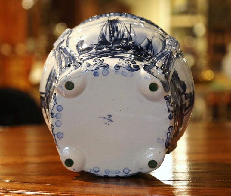 Large 19th Century Dutch Hand-Painted Blue and White Ceramic Delft Cachepot For Sale 4