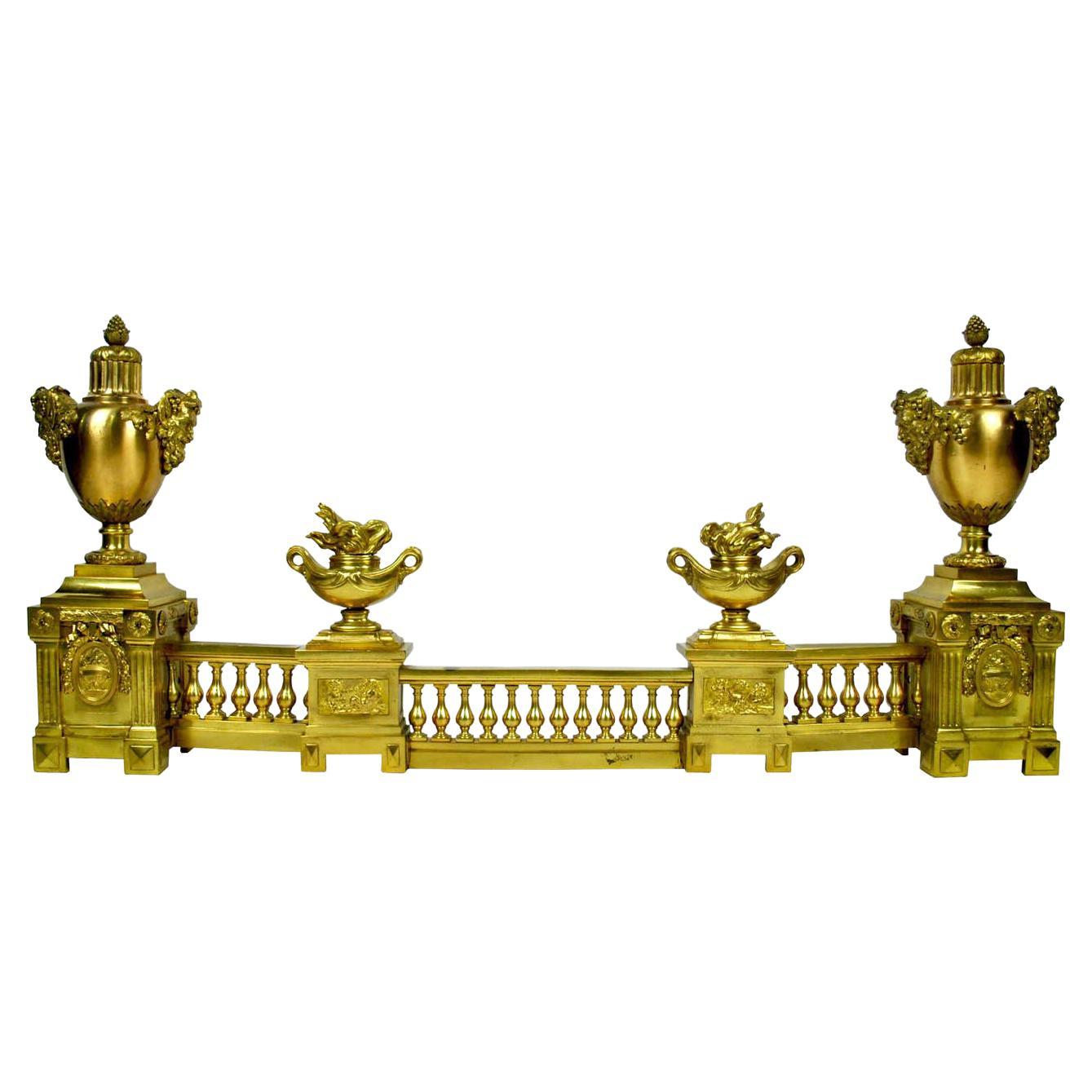 Grand pare-étincelles français du 19ème siècle en bronze doré élaboré sur laiton