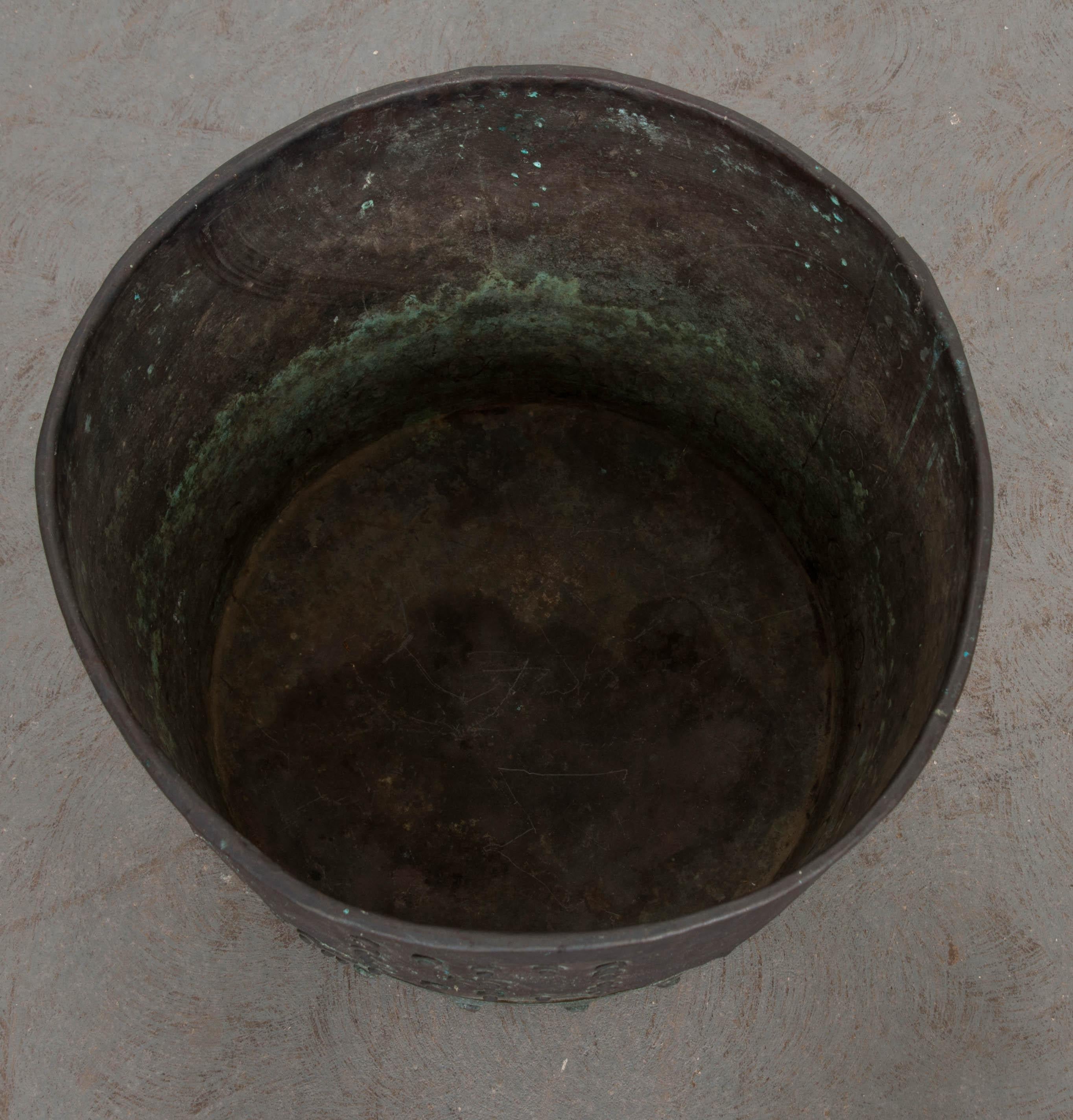 Large 19th Century English Copper Pot In Good Condition In Baton Rouge, LA