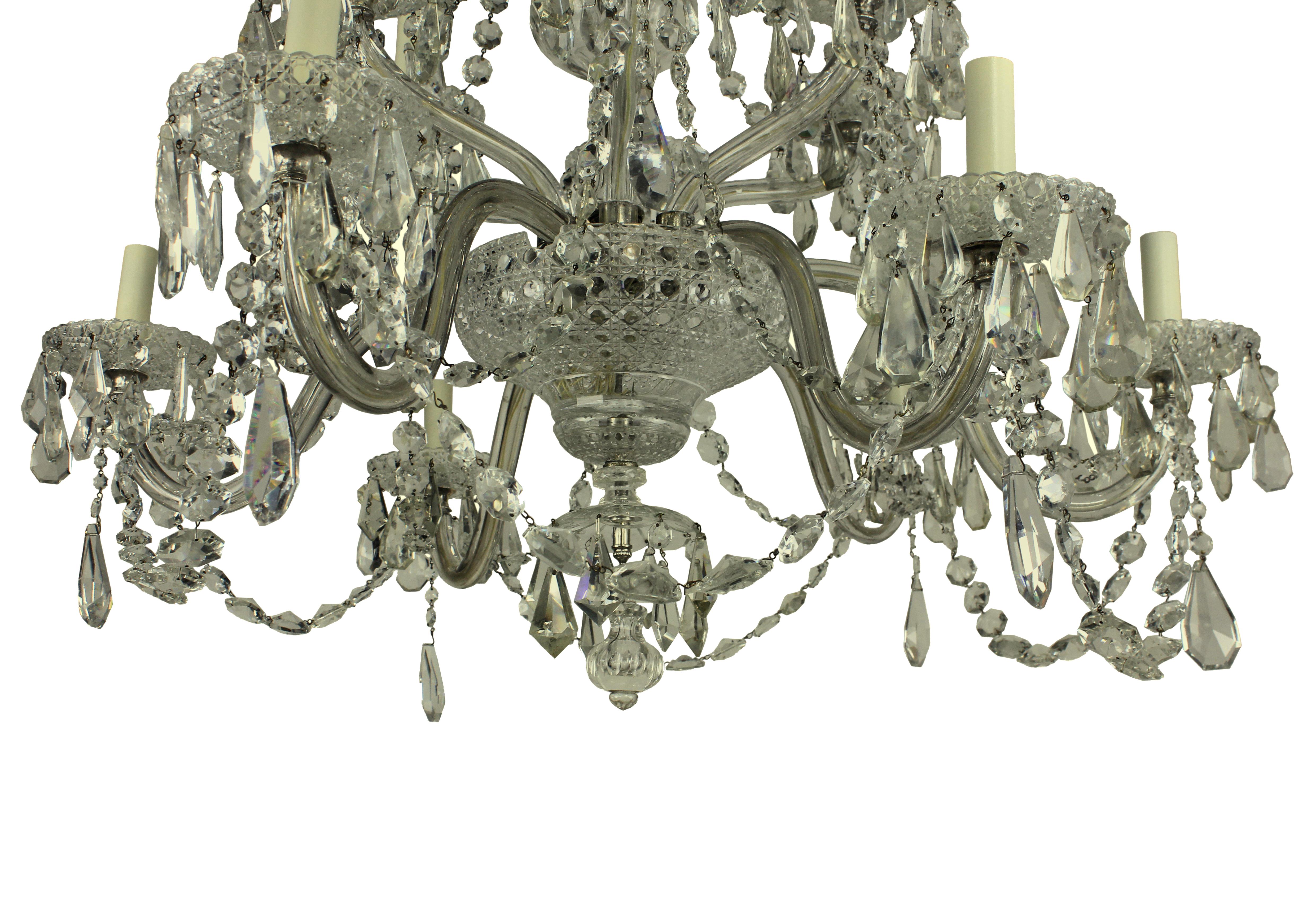 Large 19th Century English Cut-Glass Chandelier In Good Condition For Sale In London, GB