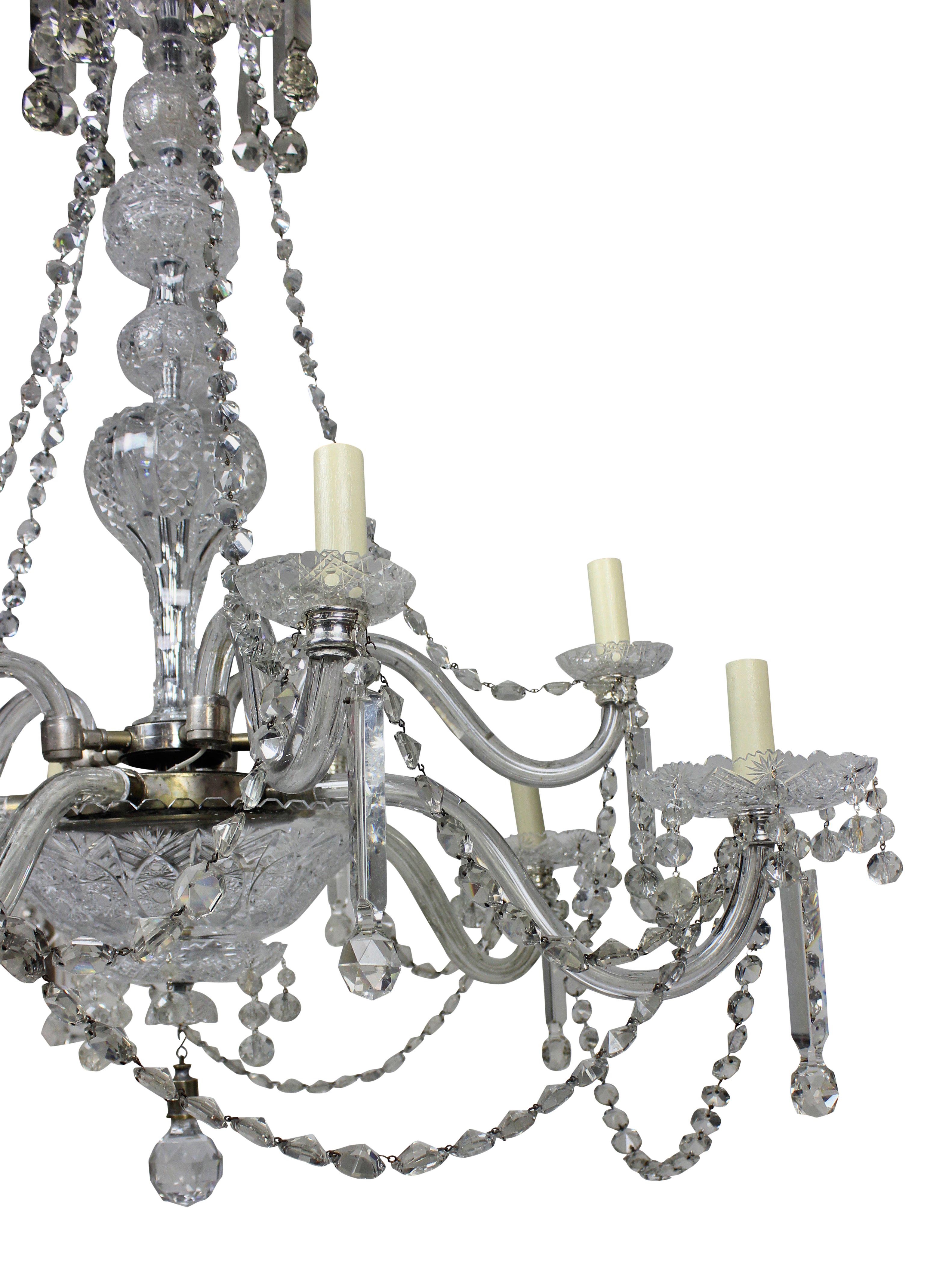 Large 19th Century English Cut-Glass Chandelier of Good Quality In Good Condition In London, GB