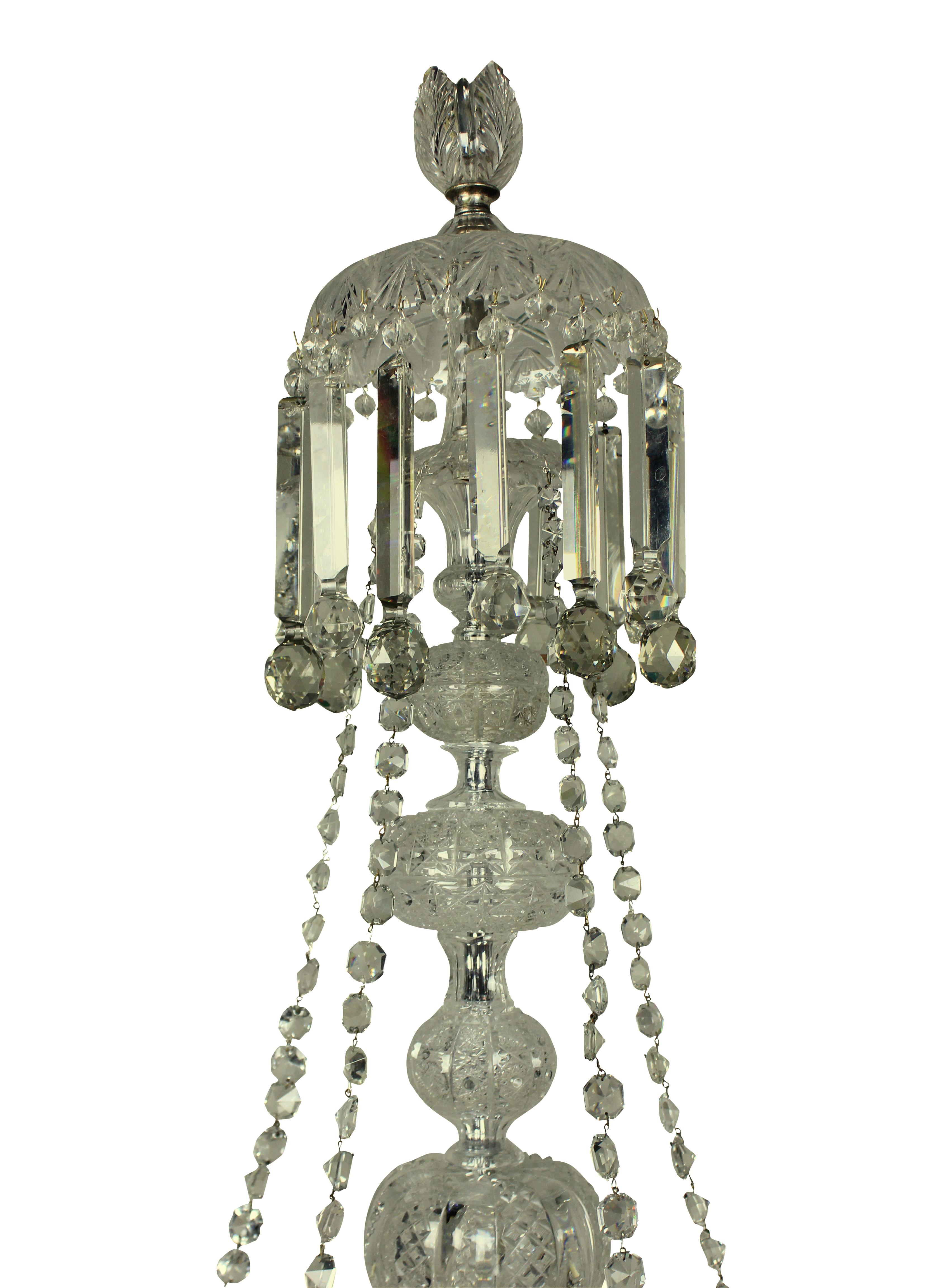 Large 19th Century English Cut-Glass Chandelier of Good Quality In Good Condition In London, GB
