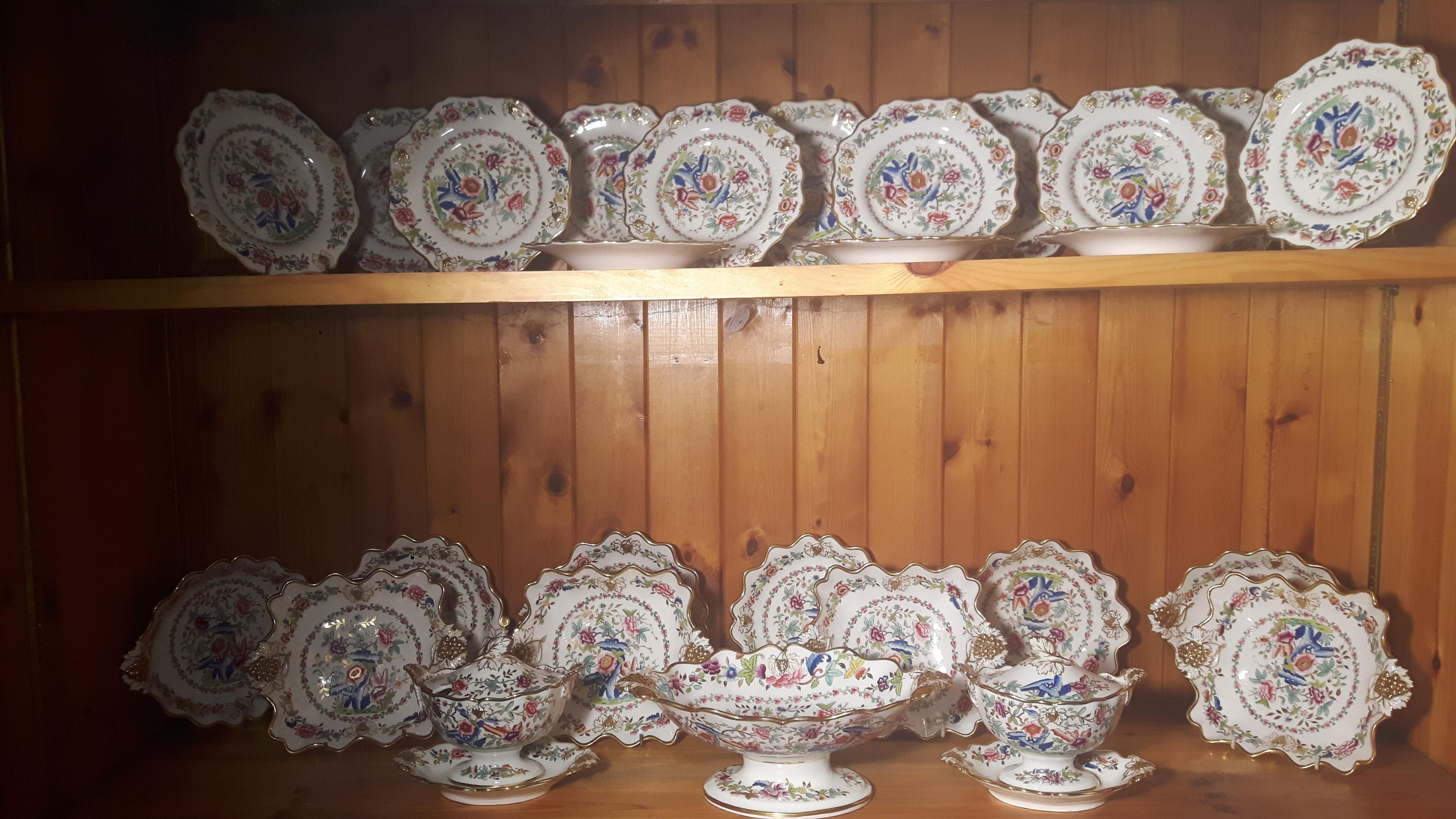 Large 19th Century English Dessert Service In Good Condition For Sale In London, GB