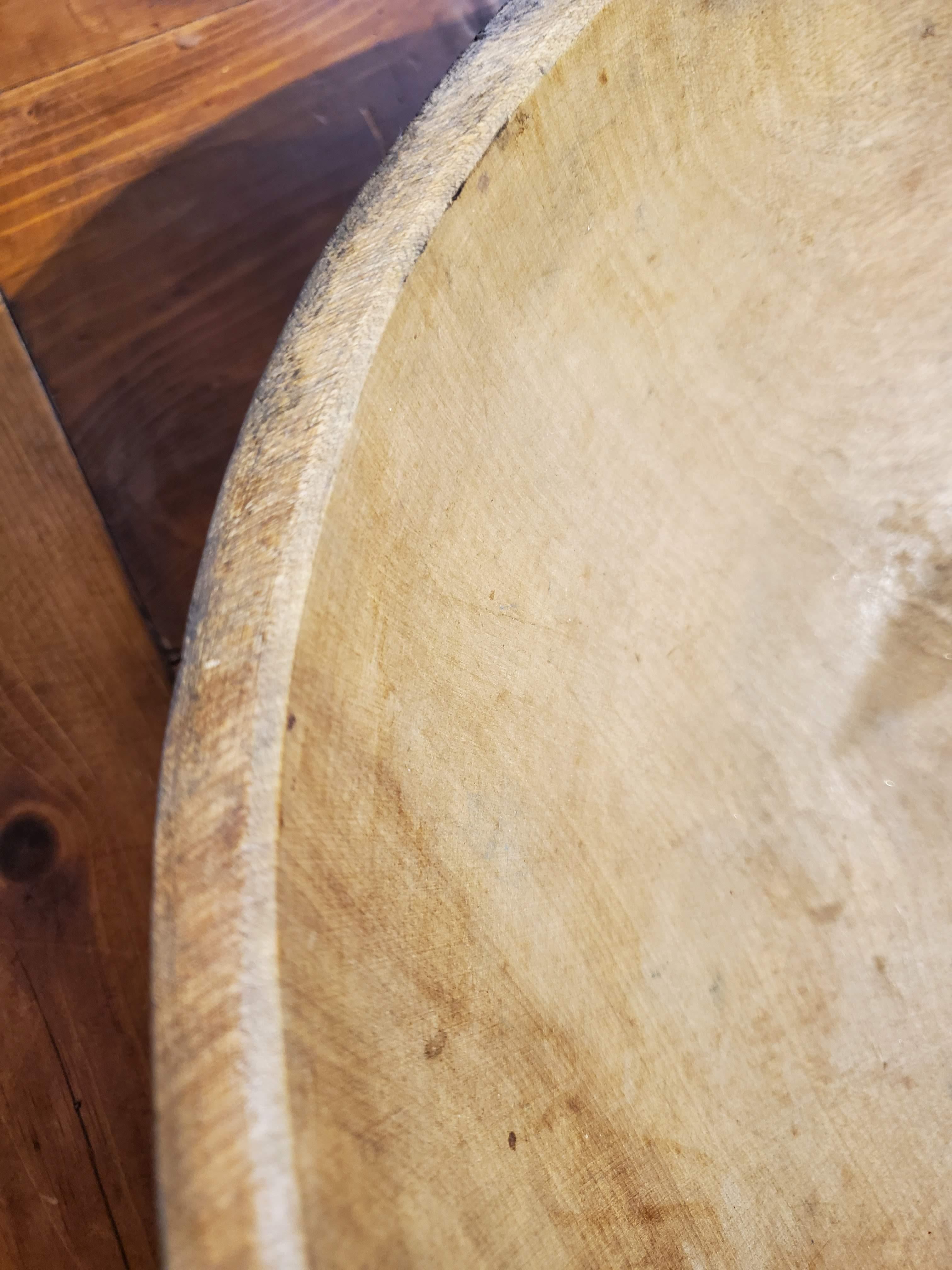 Large 19th Century English Elm Dough Bowl In Good Condition In Middleburg, VA