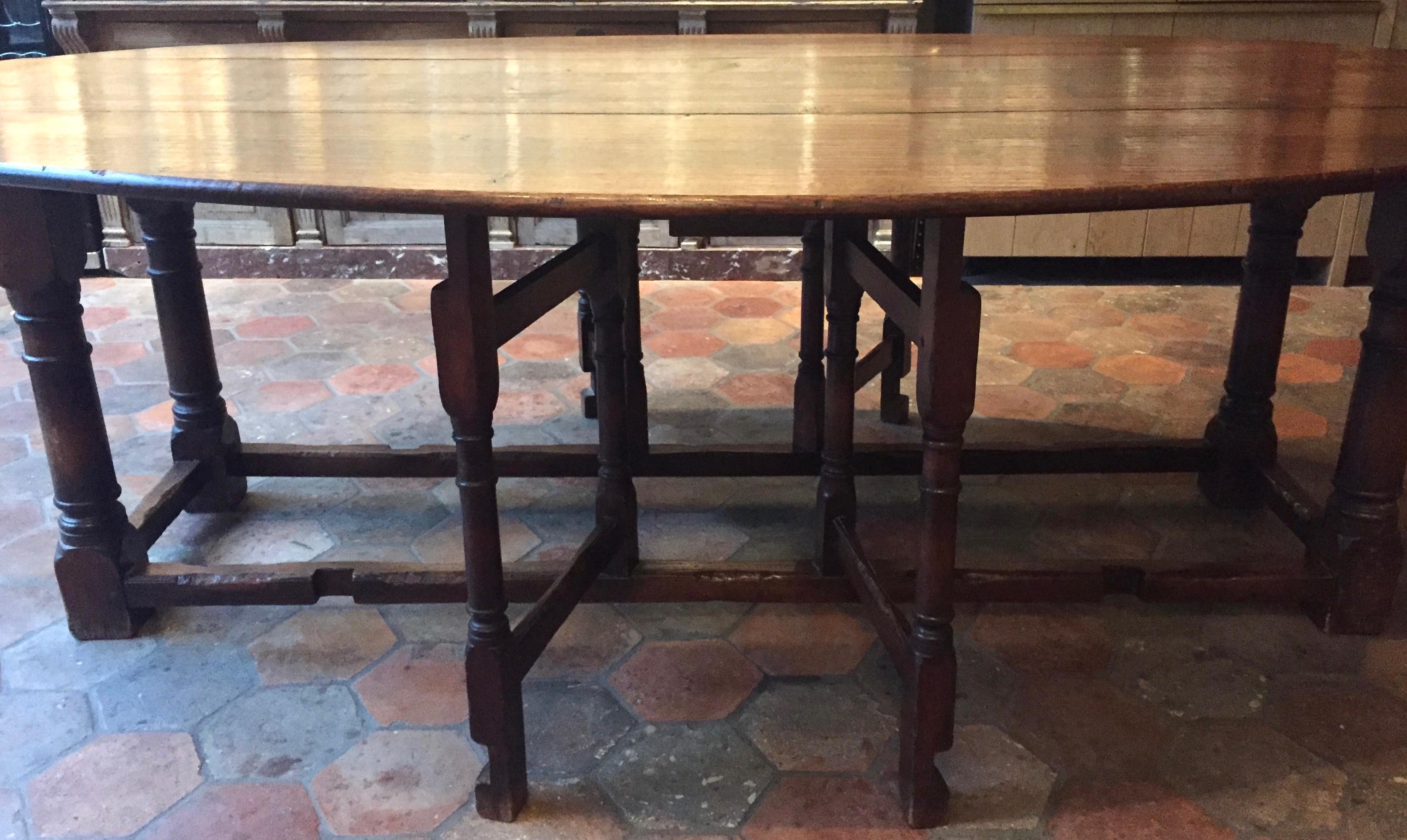 British Large 19th Century English Oak Gateleg Dining Table Seats Eight to Ten