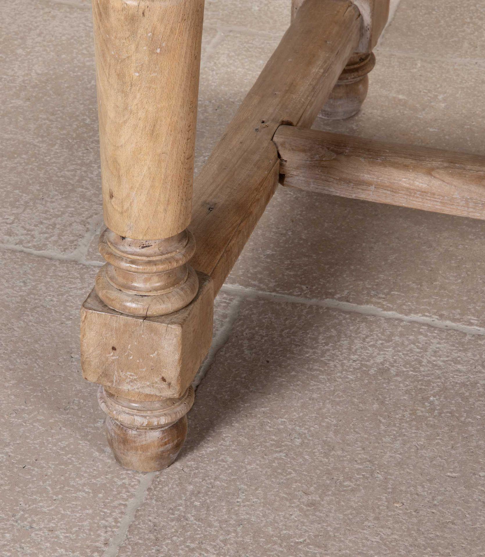 Grande table de réfectoire en hêtre frotté anglais du XIXe siècle en vente 4