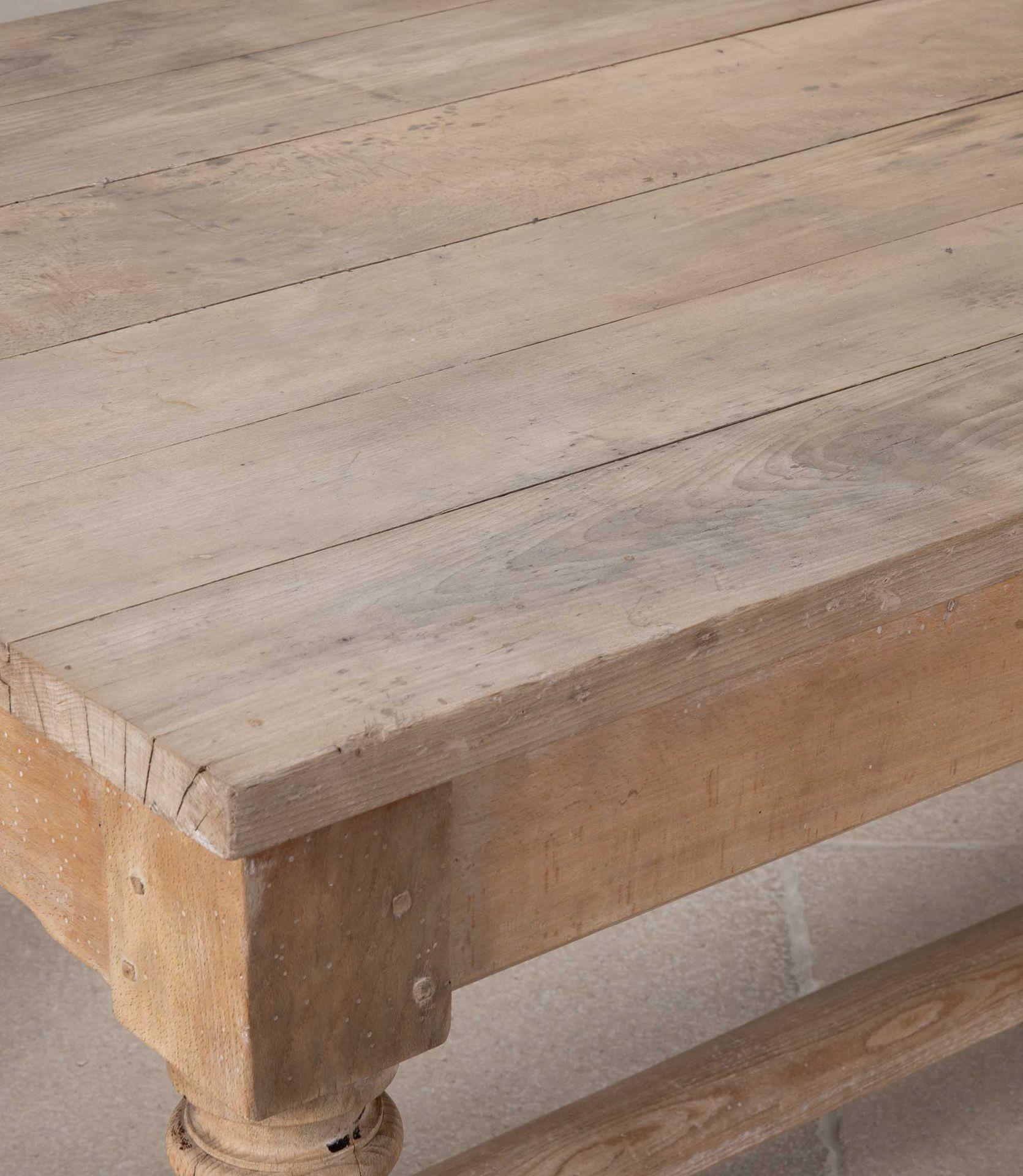 Grande table de réfectoire en hêtre frotté anglais du XIXe siècle en vente 1