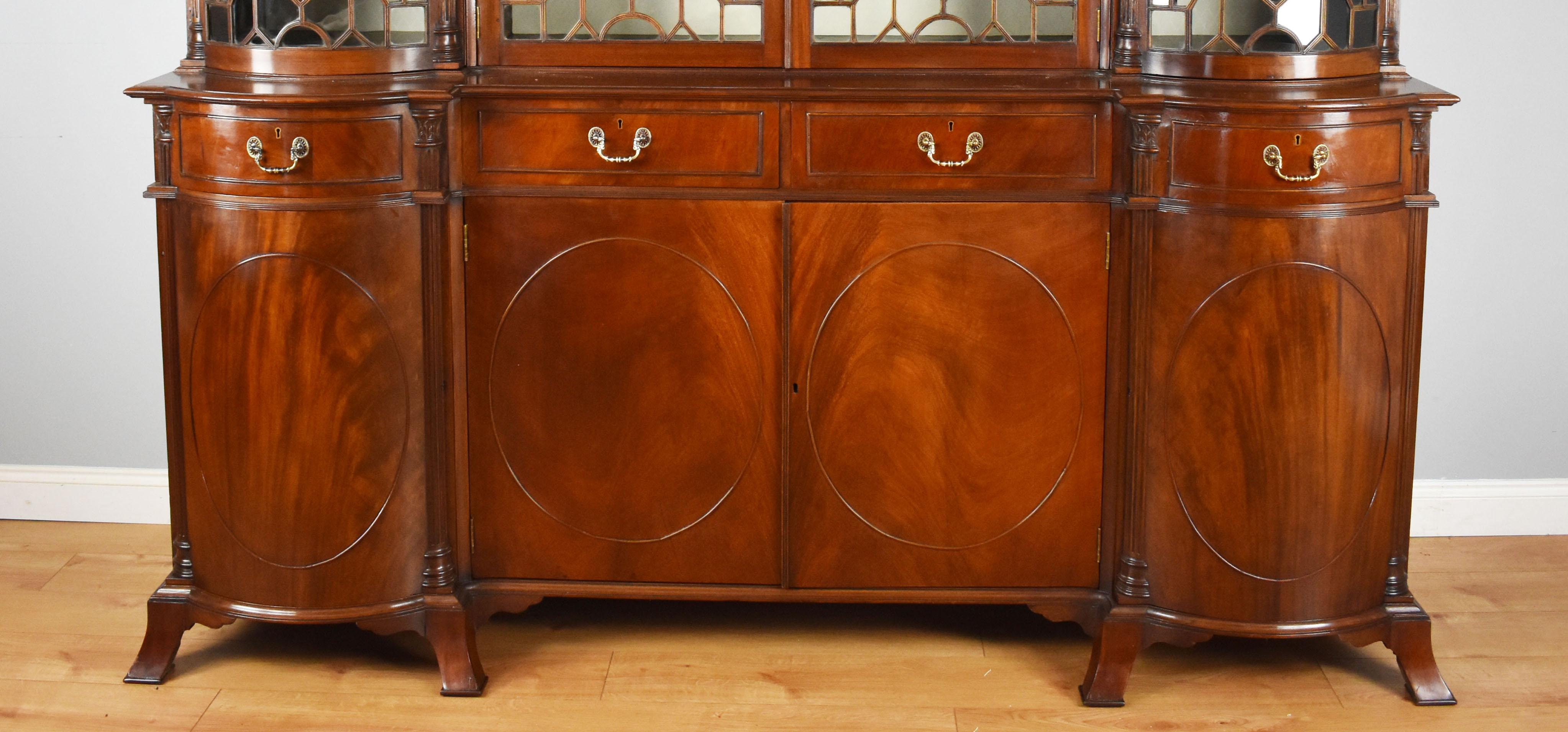 George III Large 19th Century English Victorian Mahogany Inverted Breakfront Bookcase