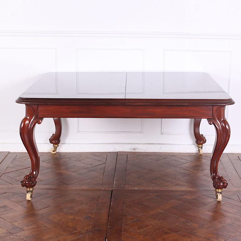 Large 19th Century English Victorian Solid Mahogany Dining Table In Good Condition In Vancouver, British Columbia