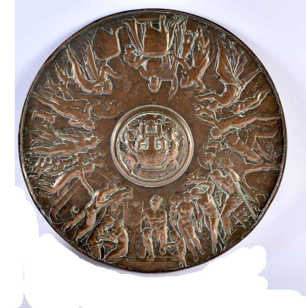 Gran escudo clásico europeo de bronce del siglo XIX Decoración interior de cargador Inglés en venta
