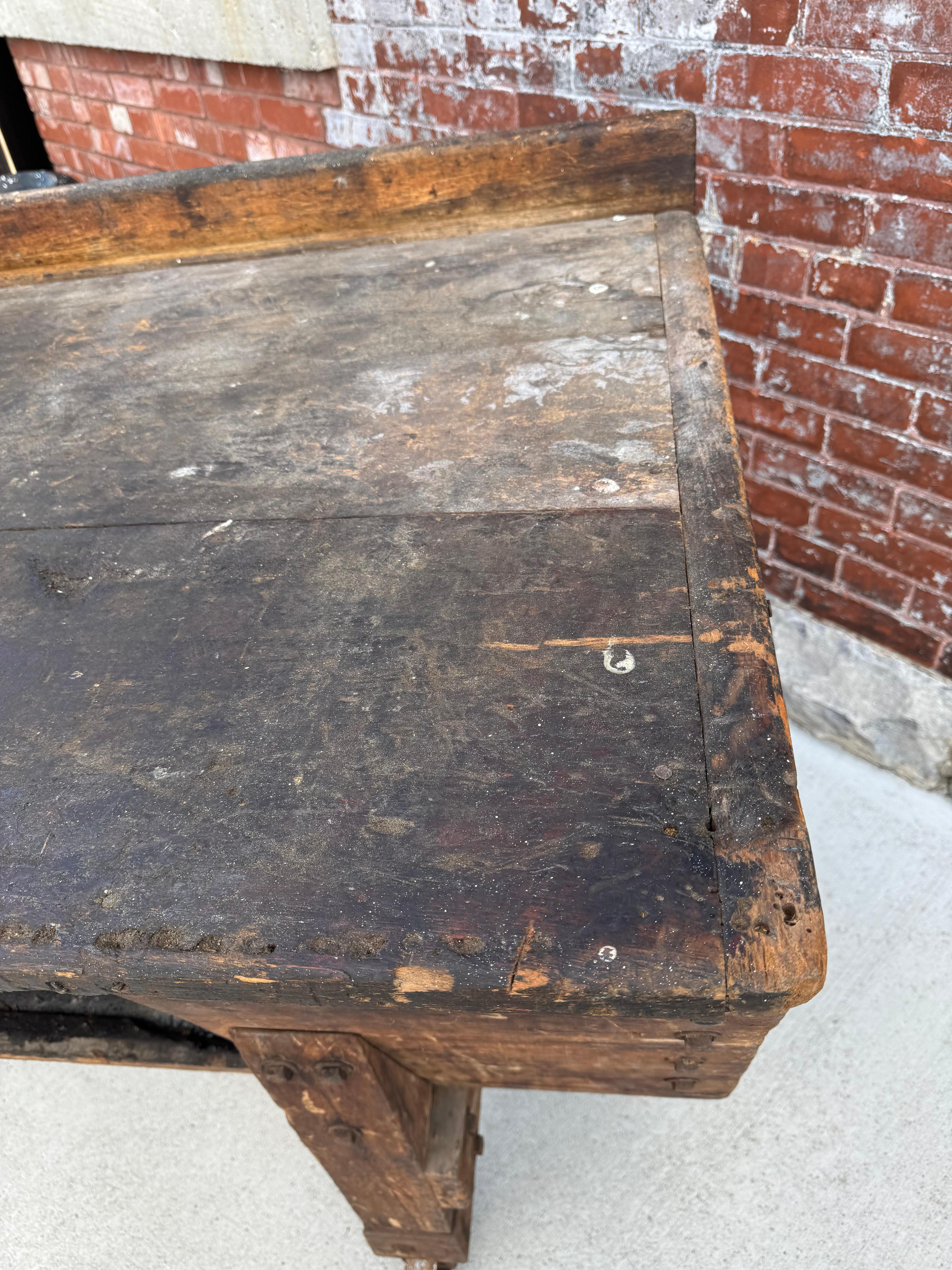 Grand établi de ferme du 19ème siècle / îlot de cuisine, roues en fonte en vente 3