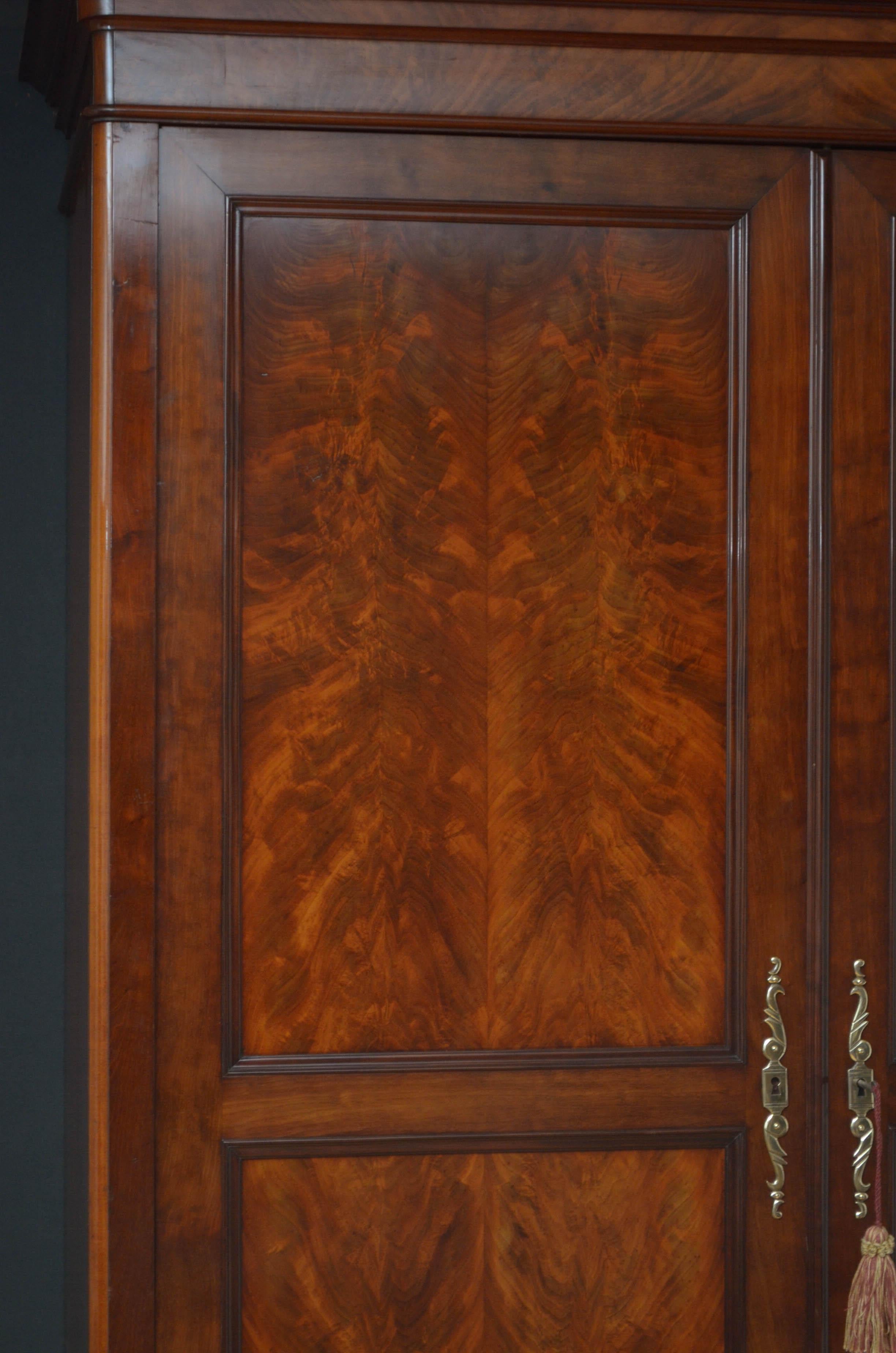 Large 19th Century Flamed Mahogany 2-Door Wardrobe 2