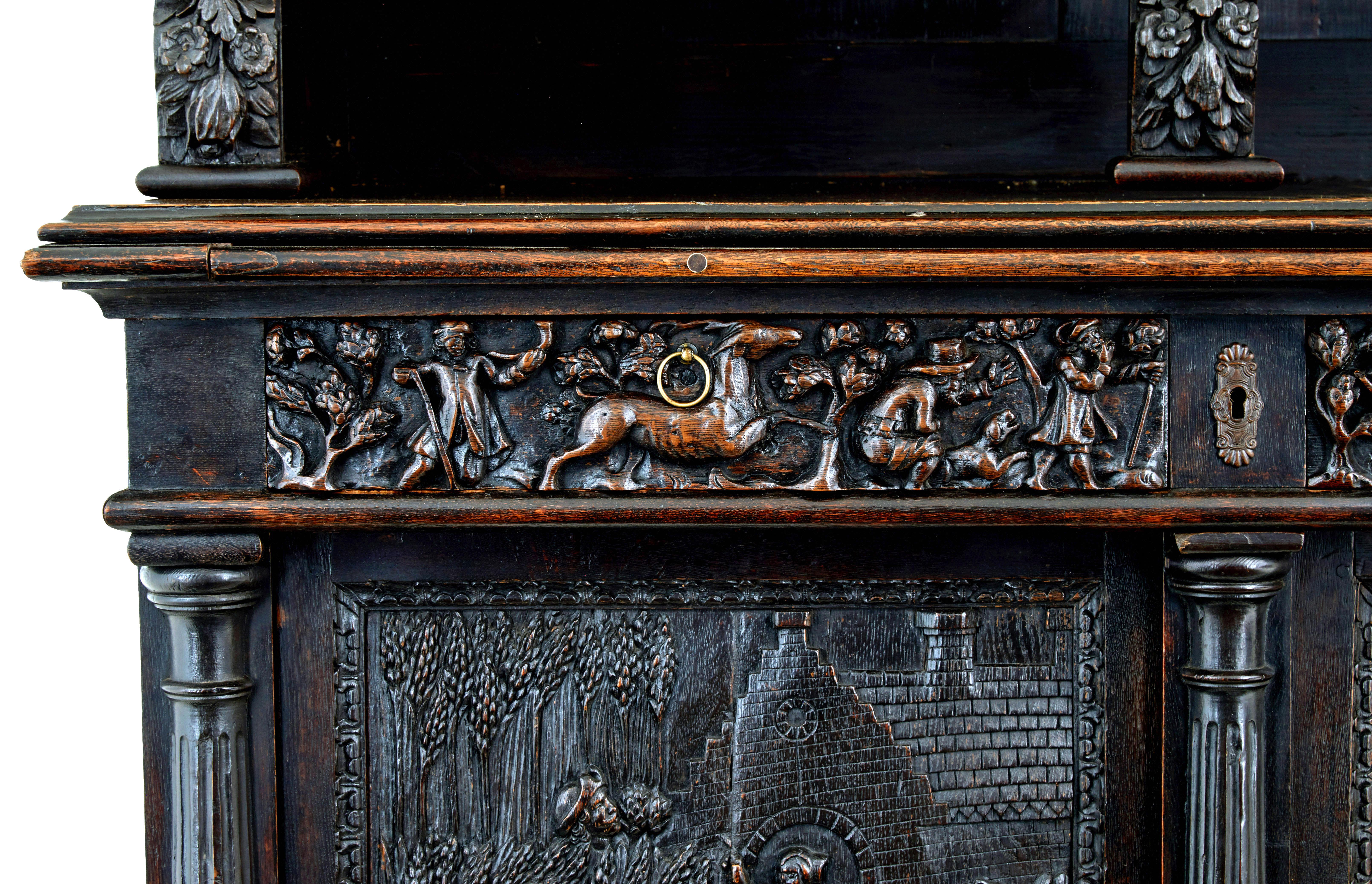 Large 19th century Flemish carved oak cabinet In Good Condition For Sale In Debenham, Suffolk