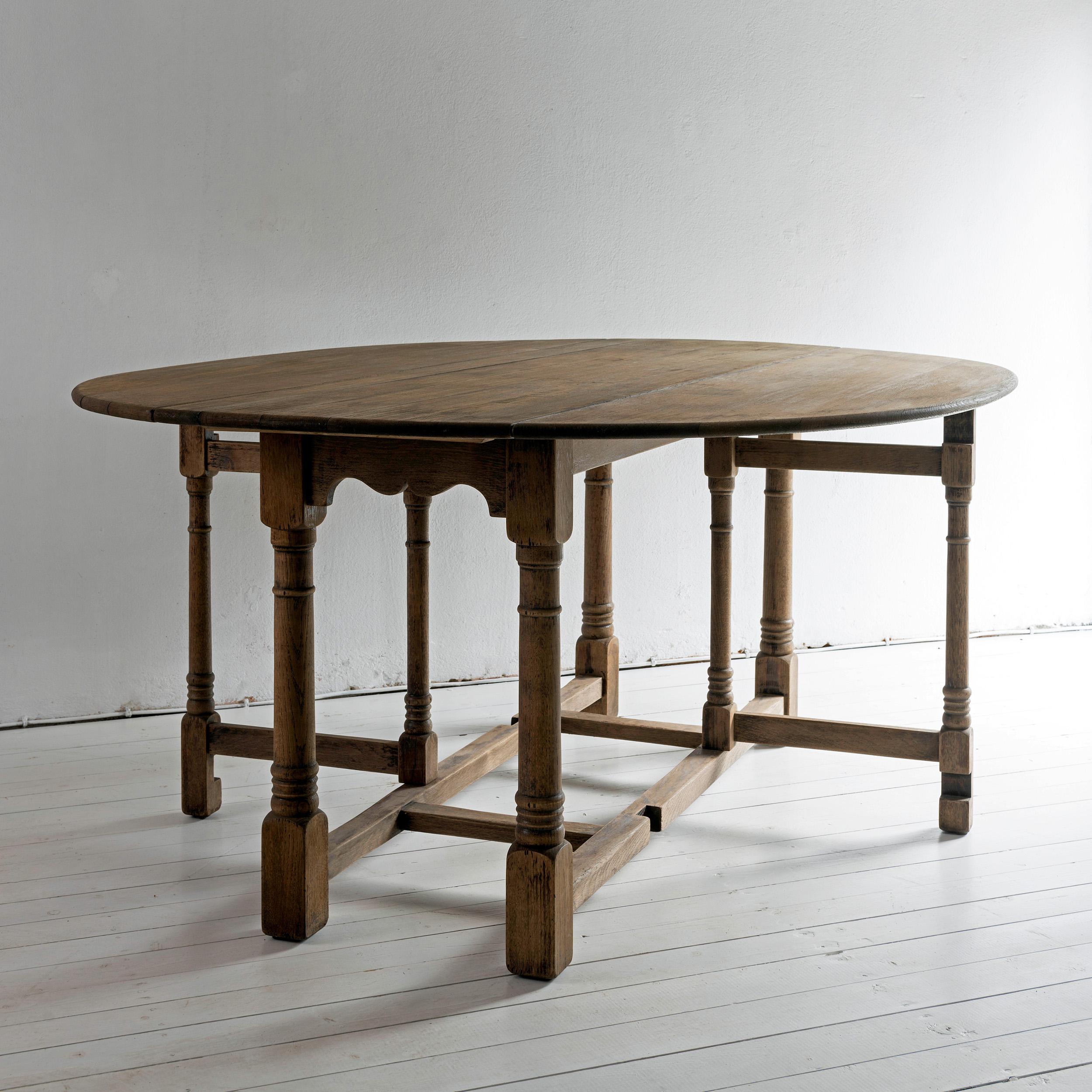 Large 19th Century Flemish Oval Drop-Leaf Dining Table of Great Proportions 6