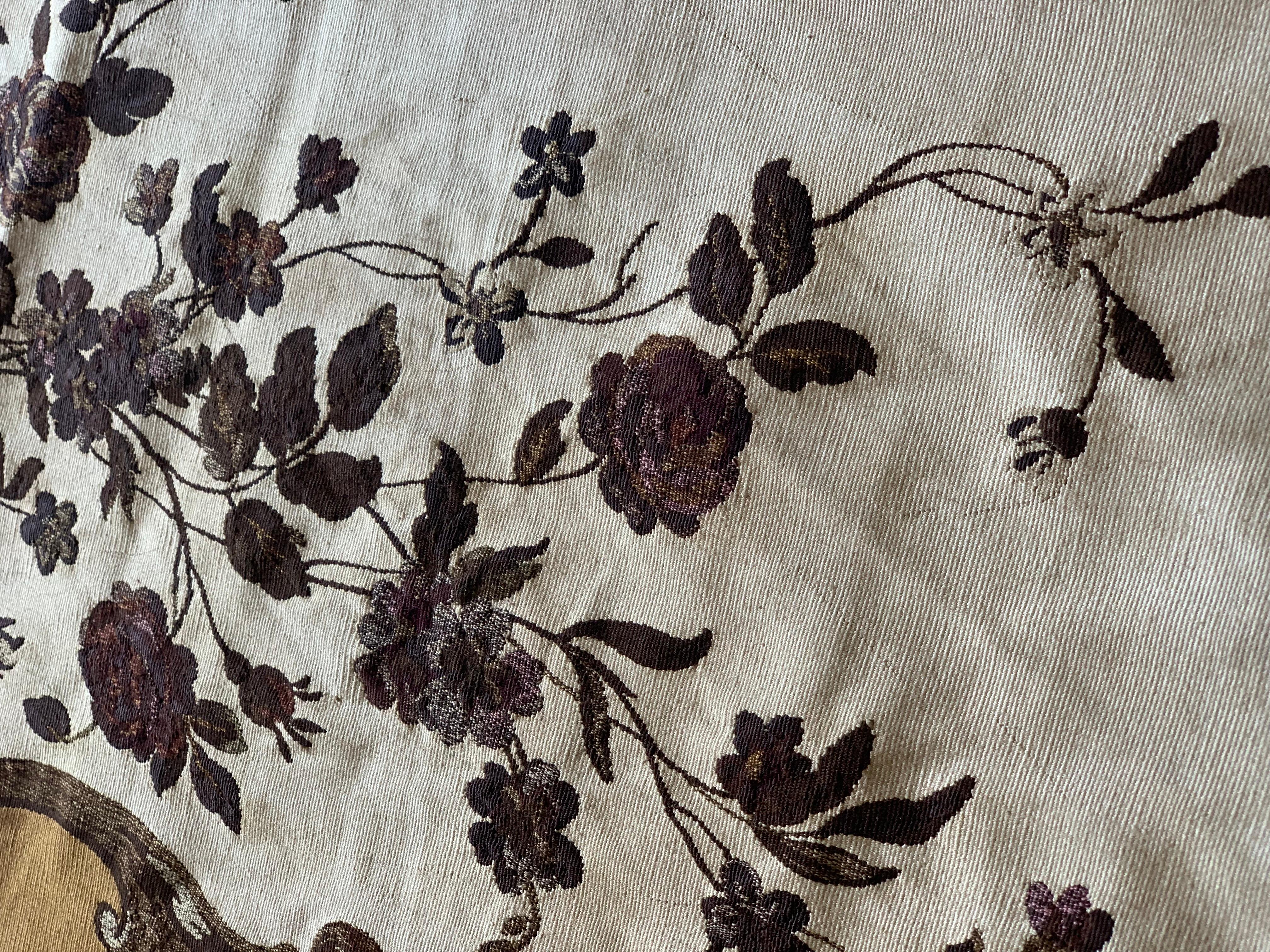 Großes Fragment eines französischen Aubusson-Wandteppichs aus dem 19. im Angebot 1