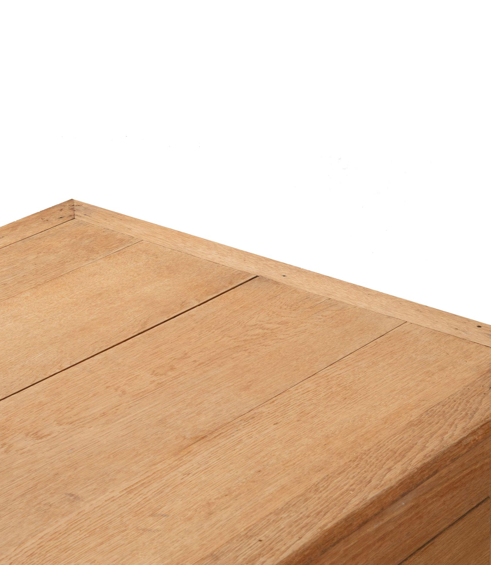 Grande bancone da negozio francese del XIX secolo in Oak sbiancato in vendita 4