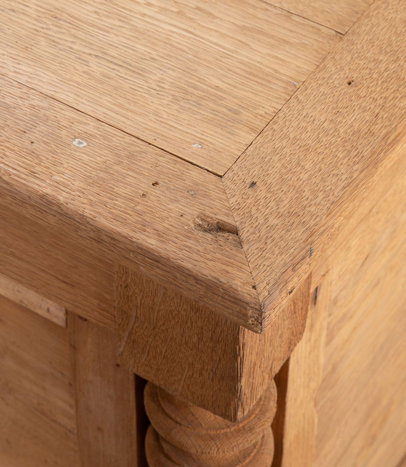 Grande bancone da negozio francese del XIX secolo in Oak sbiancato in vendita 9