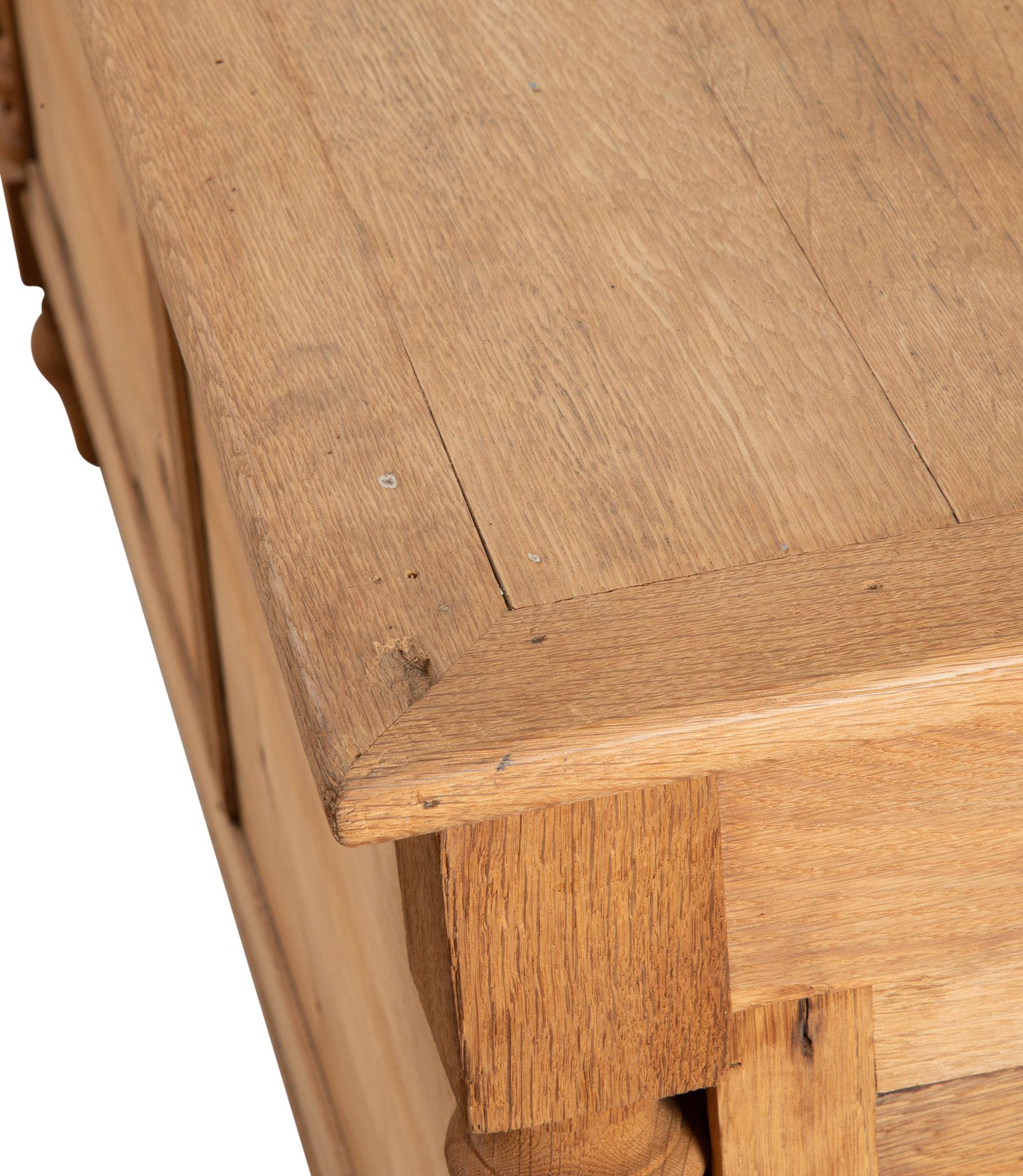 Quercia Grande bancone da negozio francese del XIX secolo in Oak sbiancato in vendita