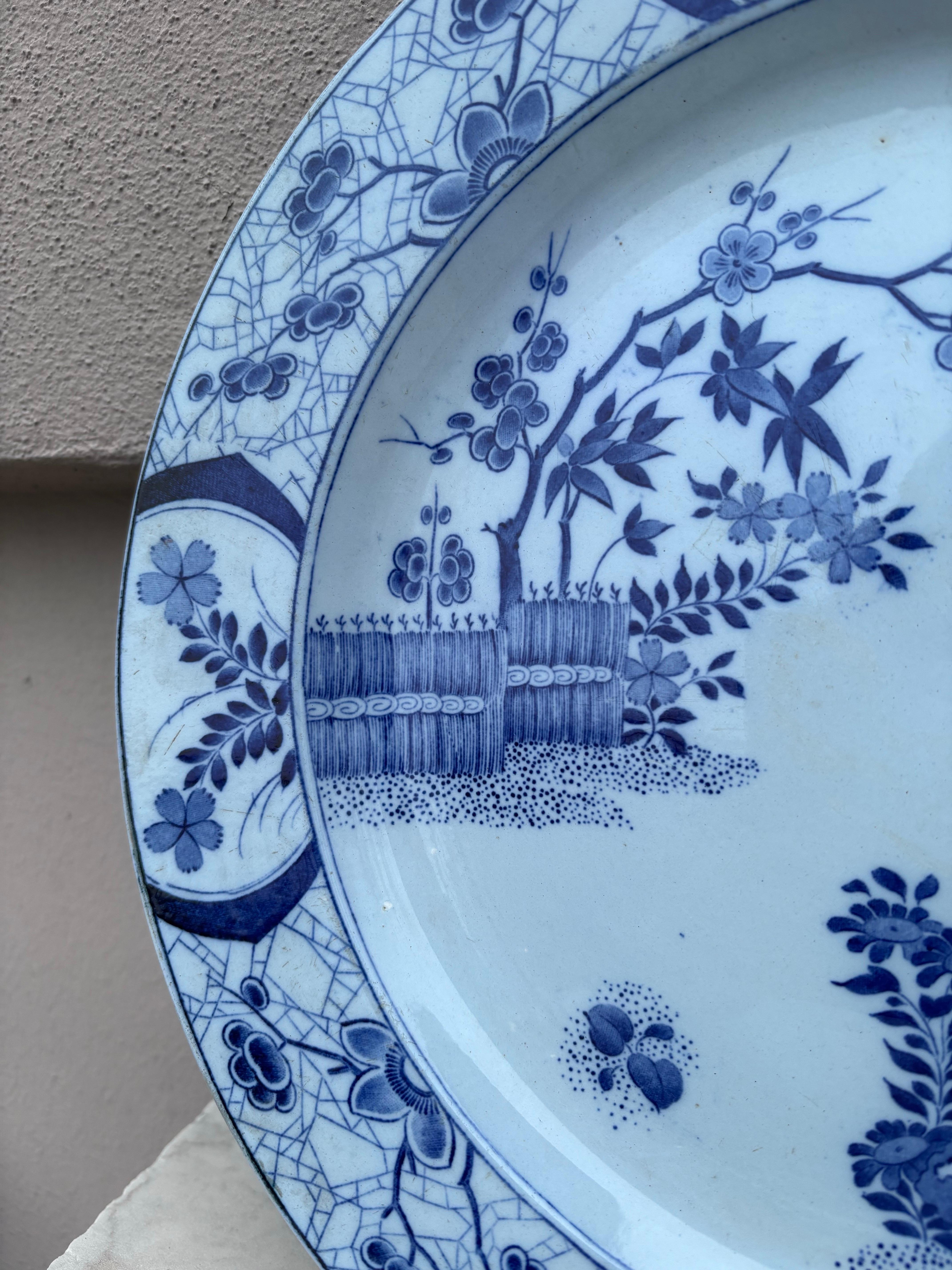 Gran Plato Japonés Azul y Blanco Creil Montereau Francés del Siglo XIX Japonismo en venta