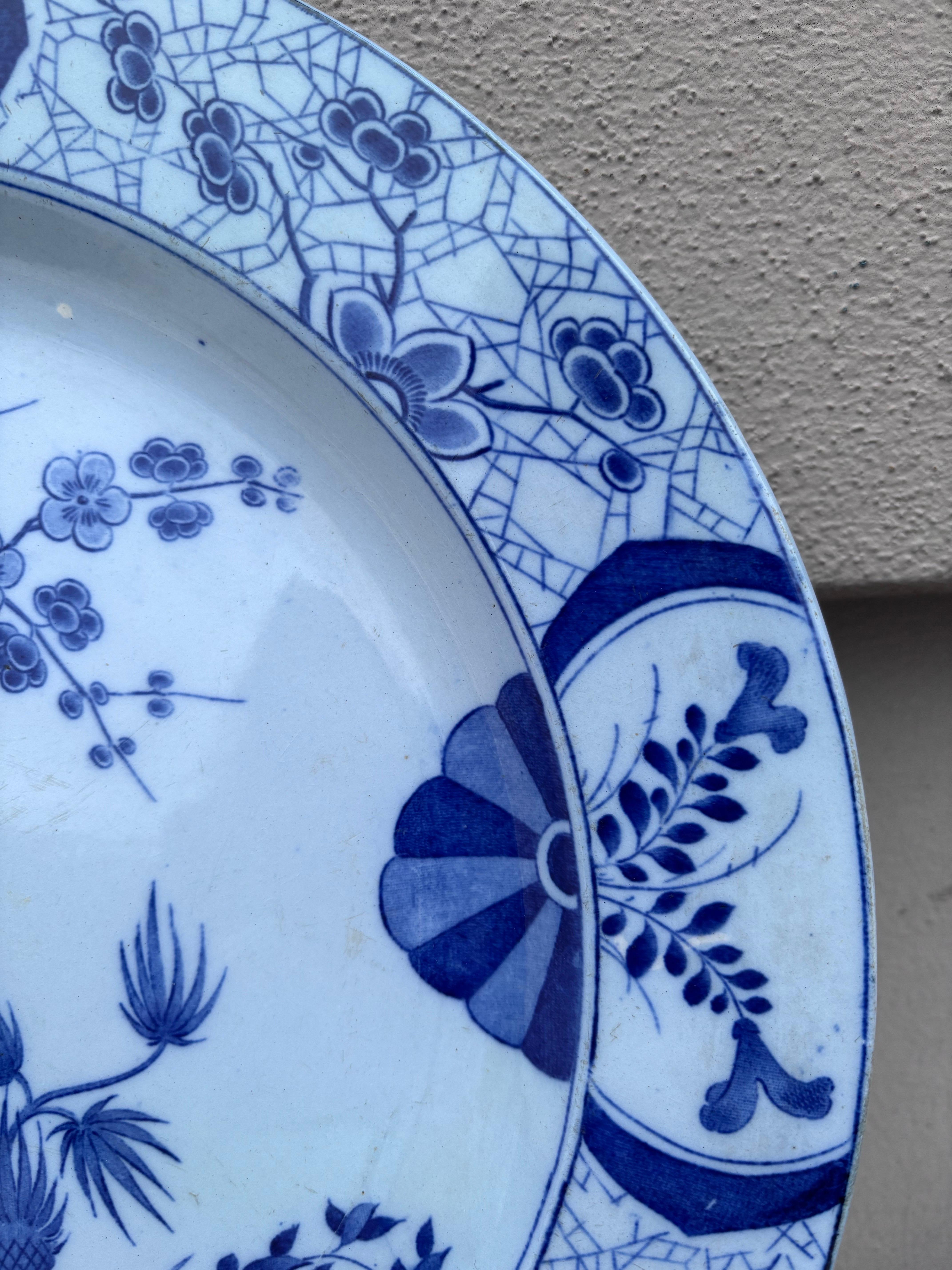 Gran Plato Japonés Azul y Blanco Creil Montereau Francés del Siglo XIX Cerámico en venta