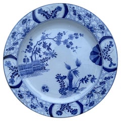 Grand plat japonais bleu et blanc du 19ème siècle Creil Montereau