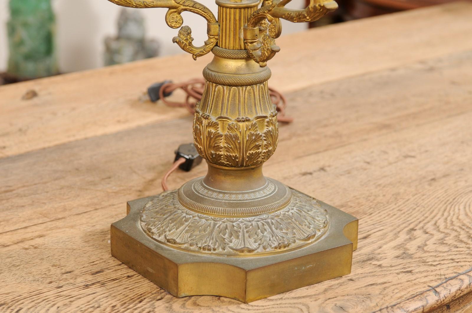 Grande lampe bouillotte en bronze du 19e siècle avec abat-jour en tôle peinte en noir en vente 7
