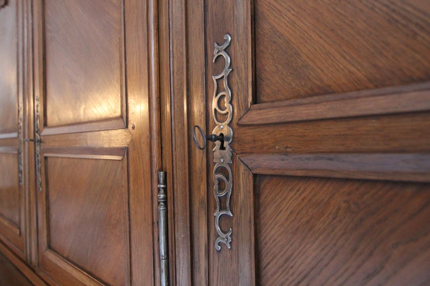 Grande mobile o credenza francese del XIX secolo in vendita 7