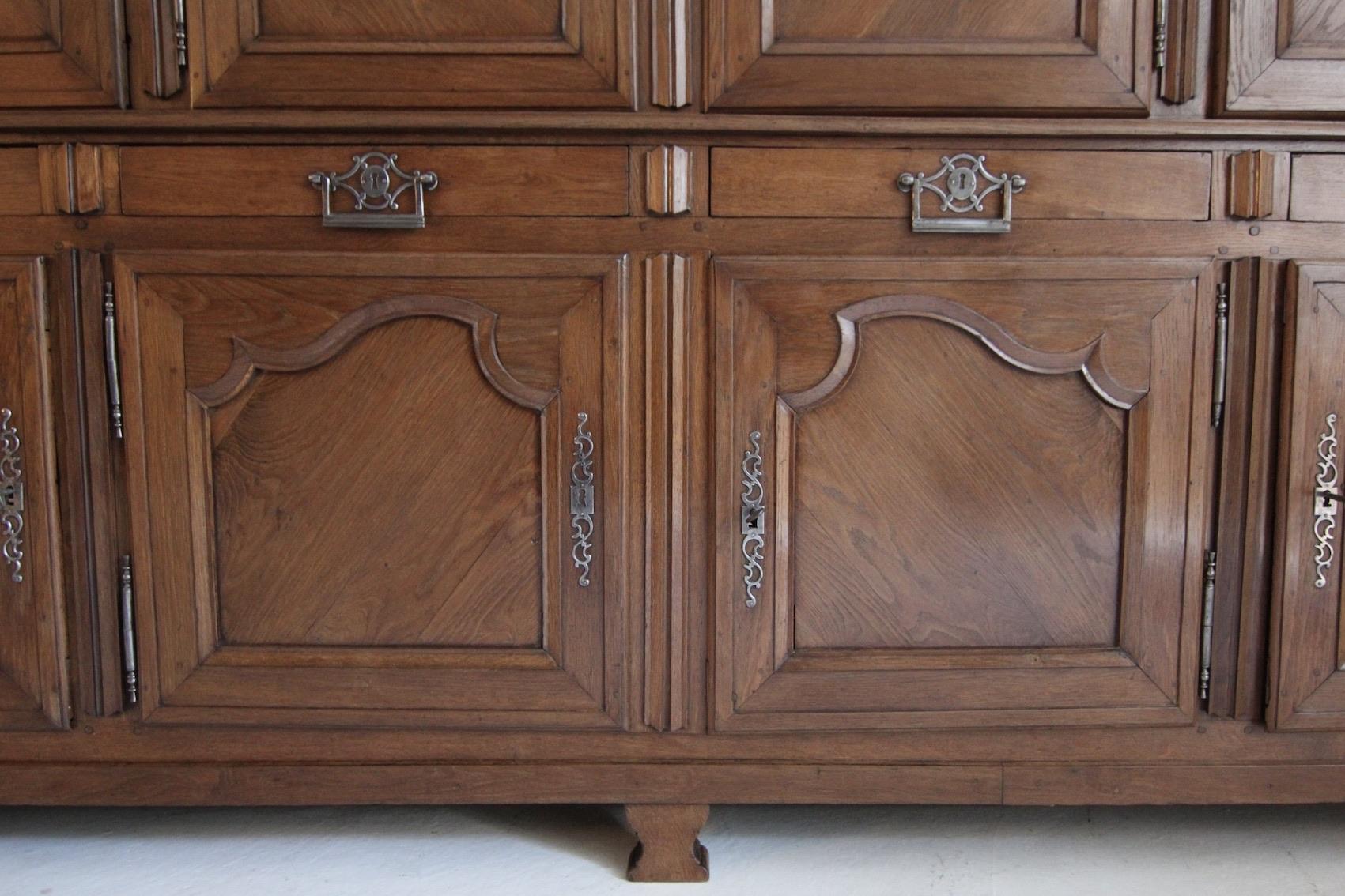 Grande mobile o credenza francese del XIX secolo in vendita 11