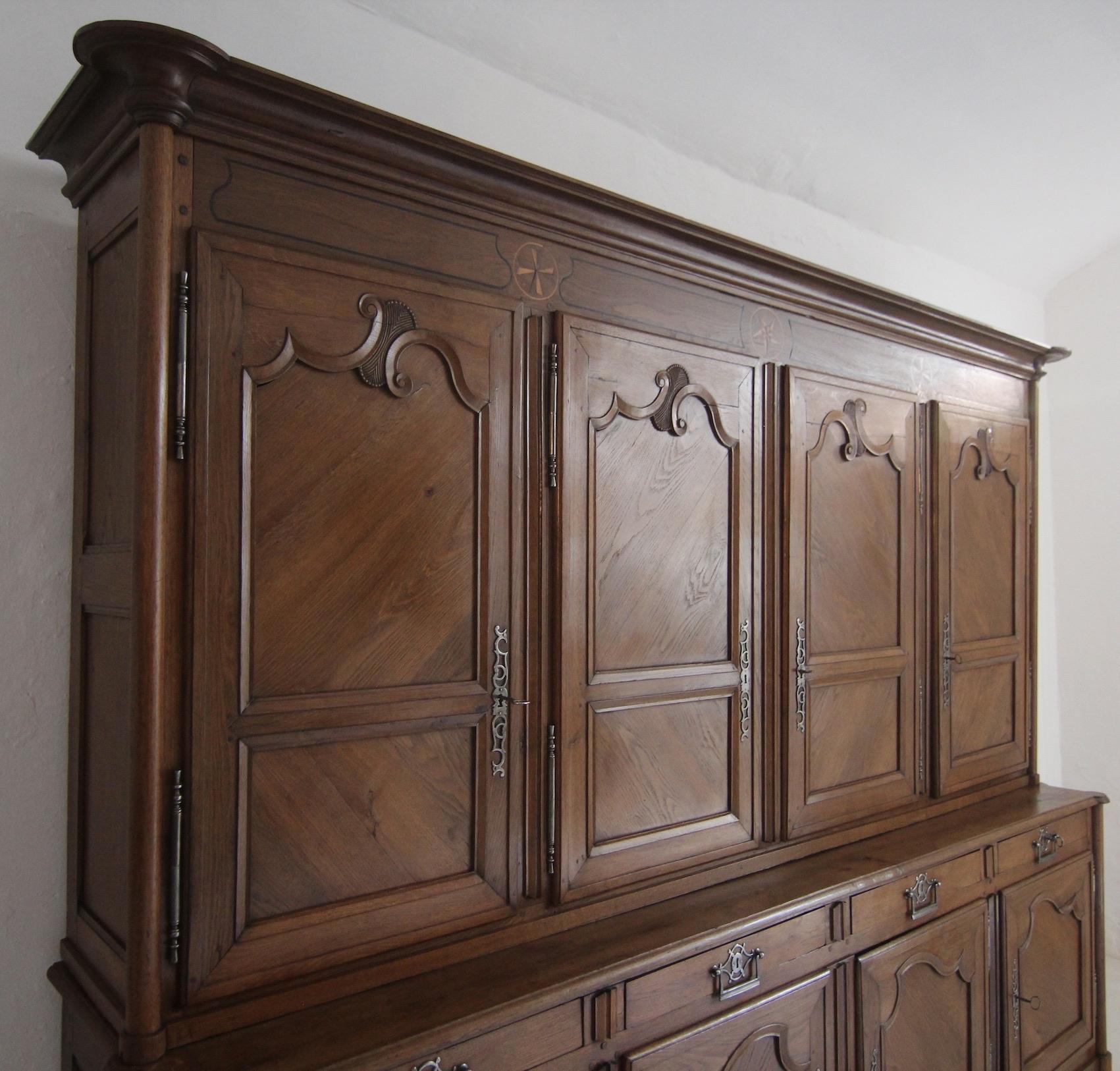Grande mobile o credenza francese del XIX secolo in vendita 2