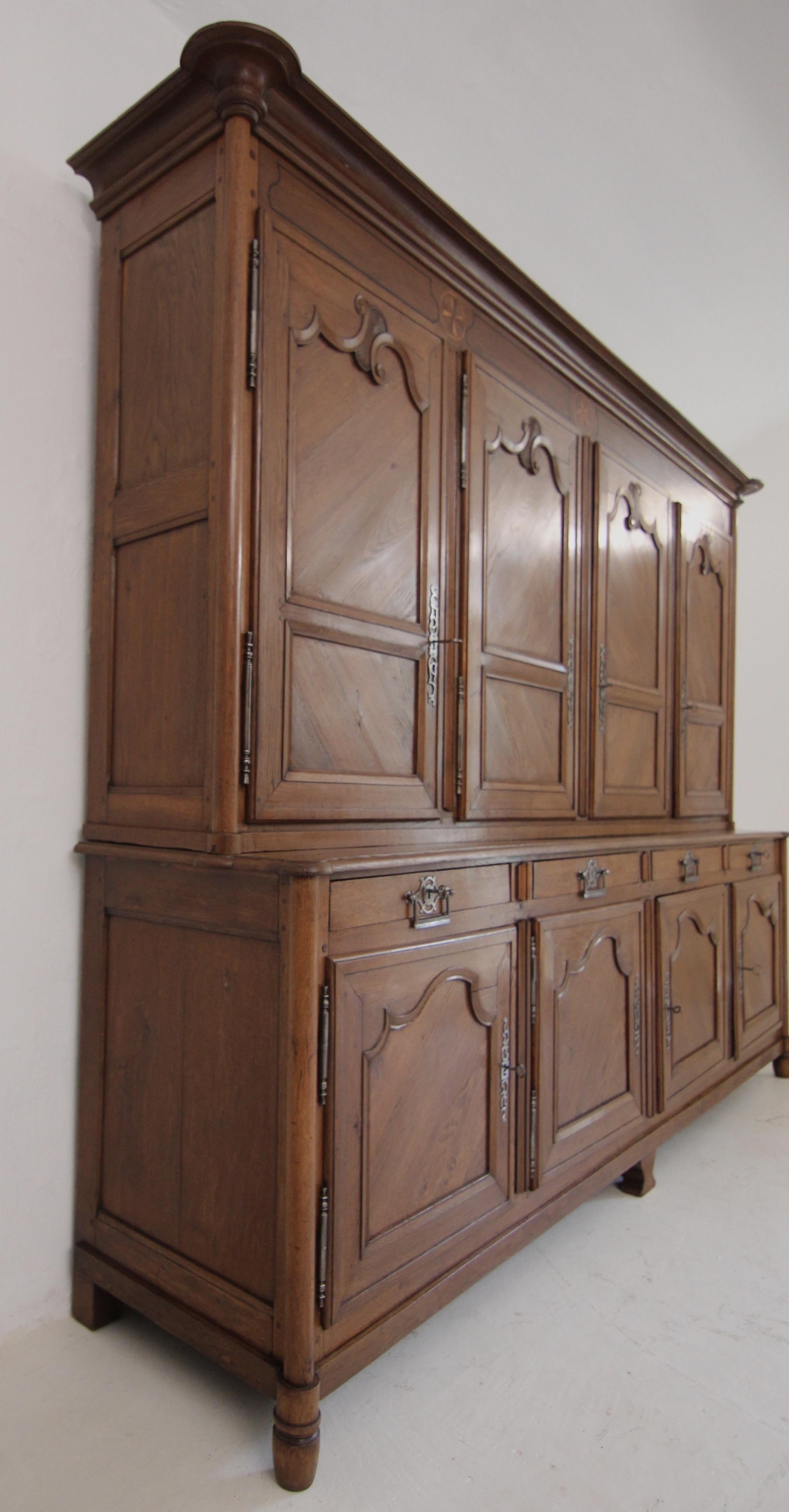 Grande mobile o credenza francese del XIX secolo in vendita 3