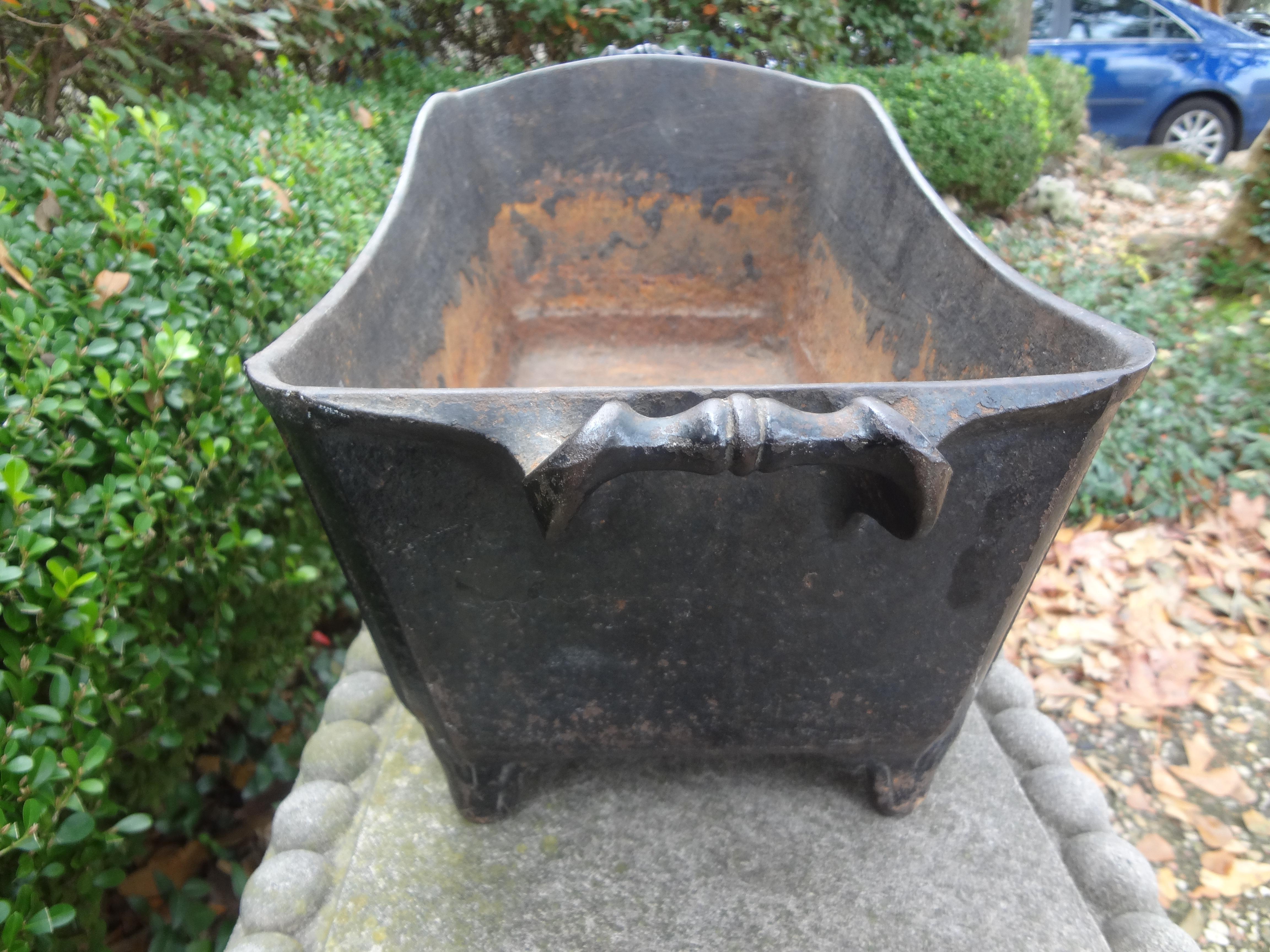 Large 19th Century French Cast Iron Jardiniere or Planter In Good Condition In Houston, TX