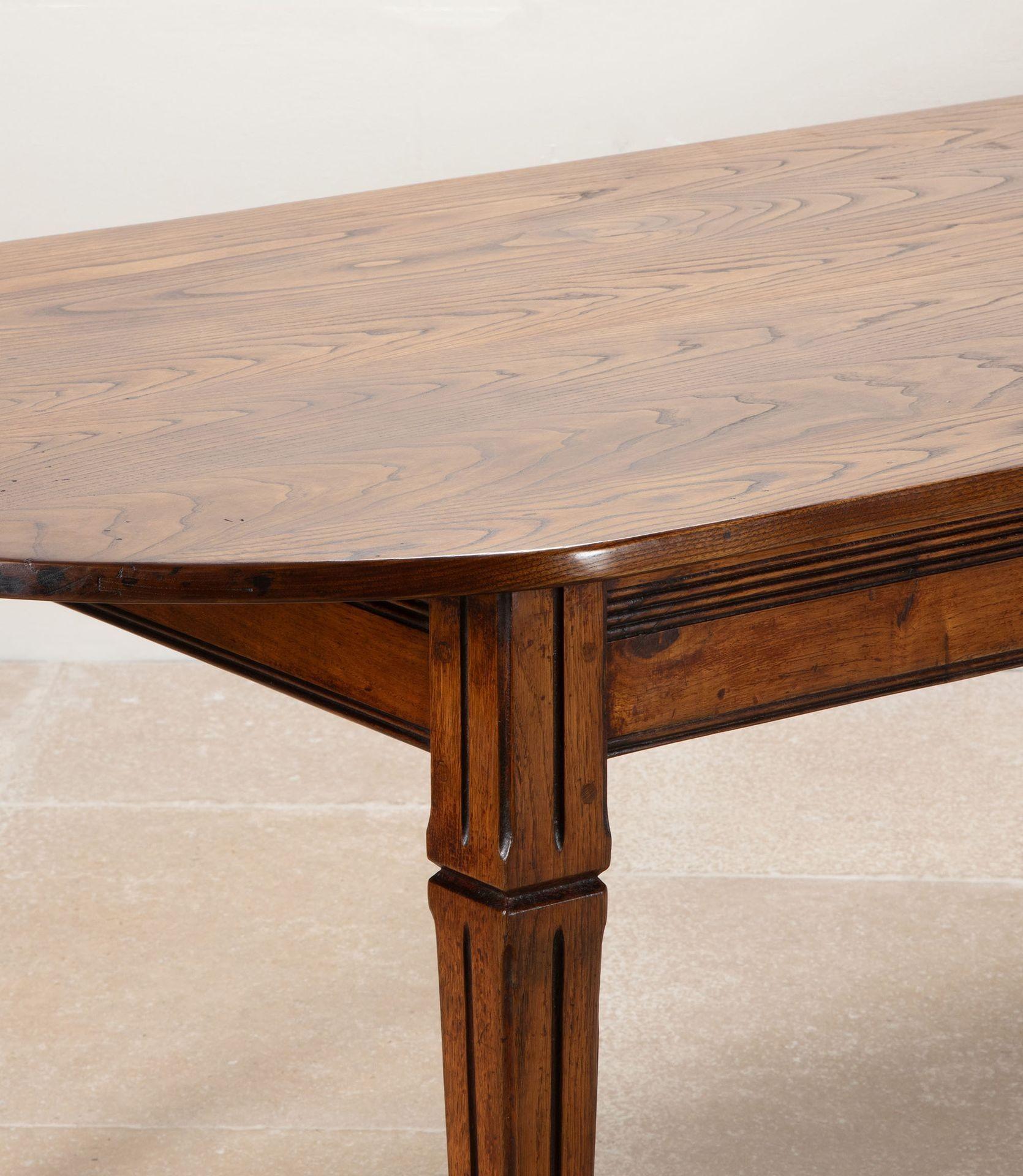 Large 19th Century French Chestnut Farmhouse Table im Angebot 4