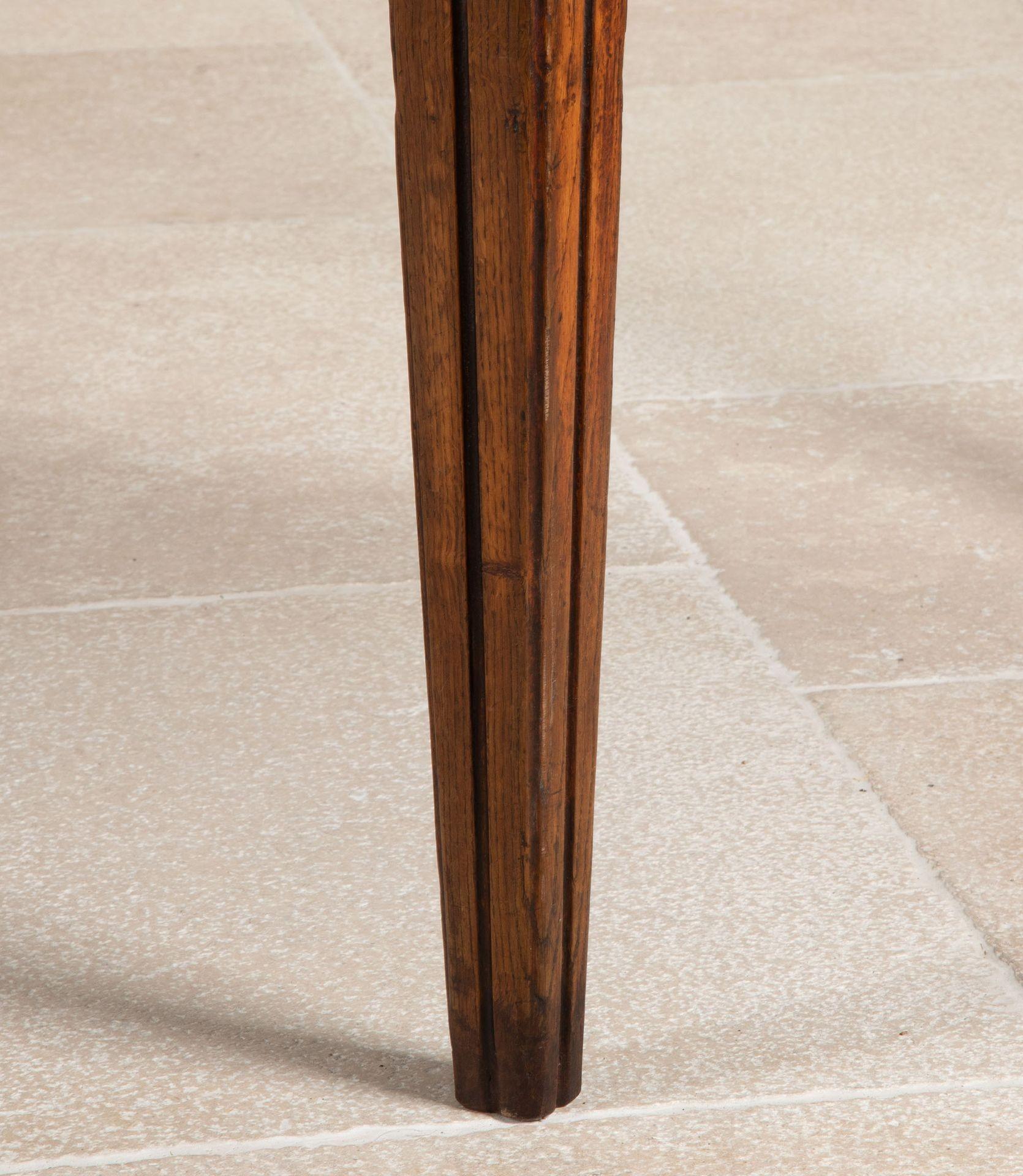 Large 19th Century French Chestnut Farmhouse Table im Angebot 5